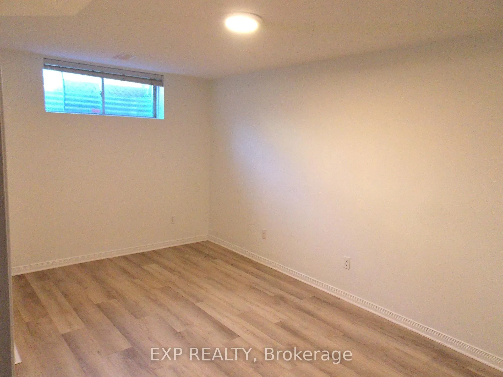 Photo 12 of 136 Inverkip Avenue, Ottawa, Hunt Club Park/Greenboro — HOMEH