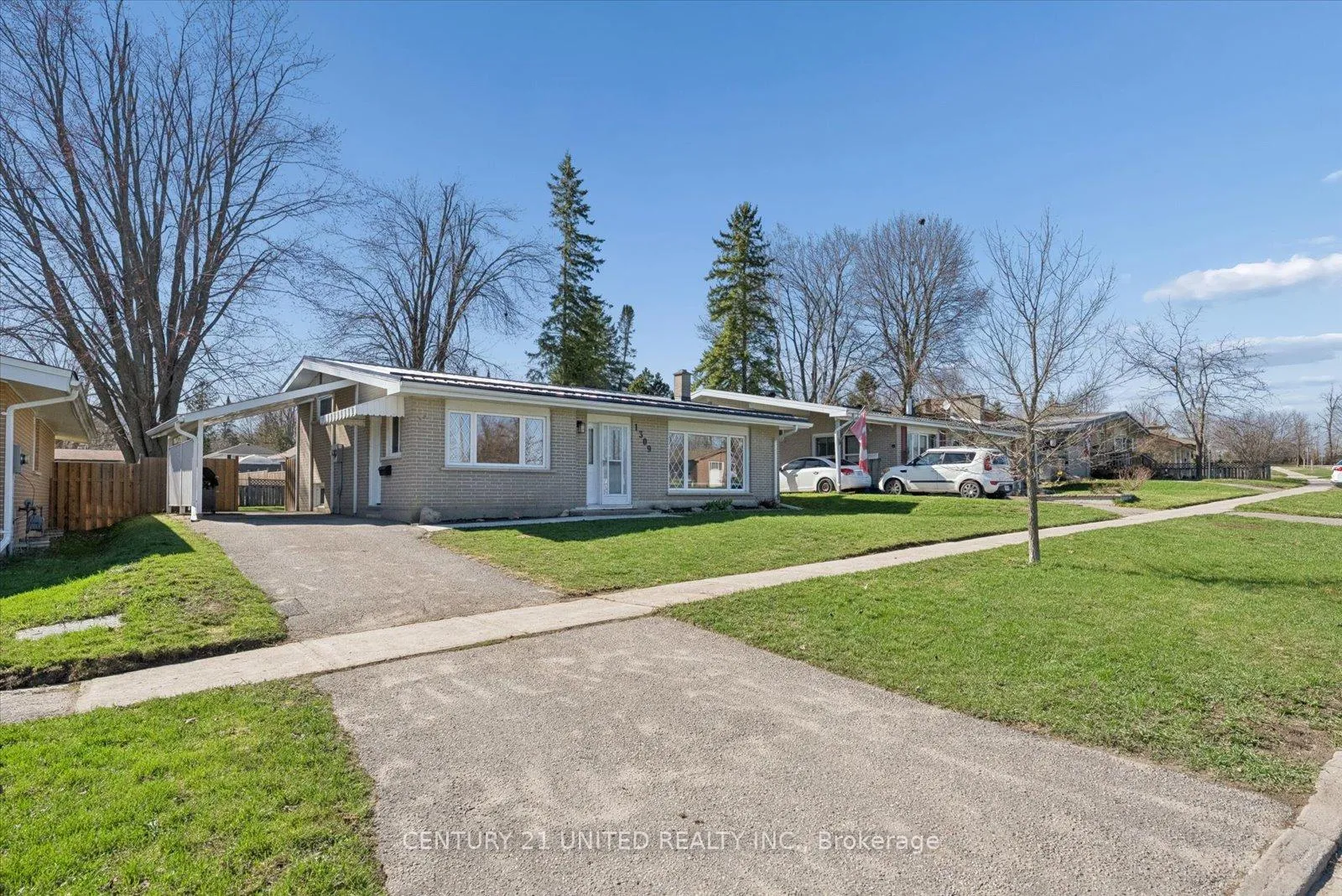 Photo 2 of 1309 Royal Drive, Peterborough, Northcrest Ward 5 — HOMEH