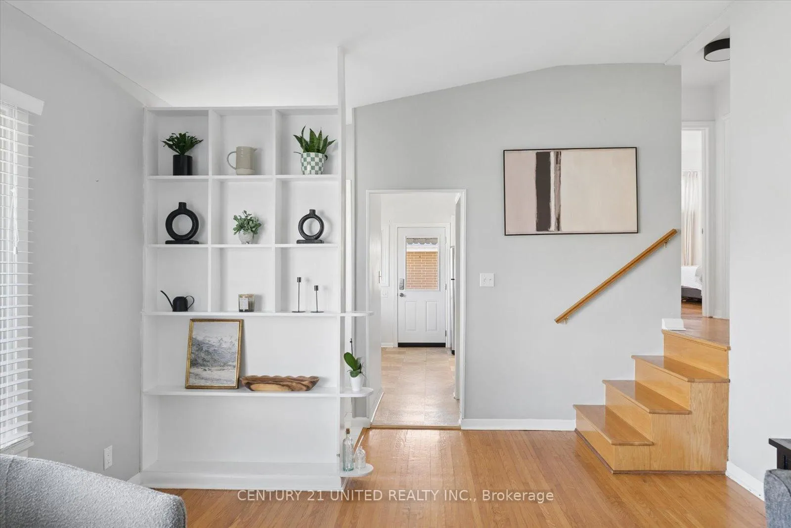 Photo 11 of 1309 Royal Drive, Peterborough, Northcrest Ward 5 — HOMEH