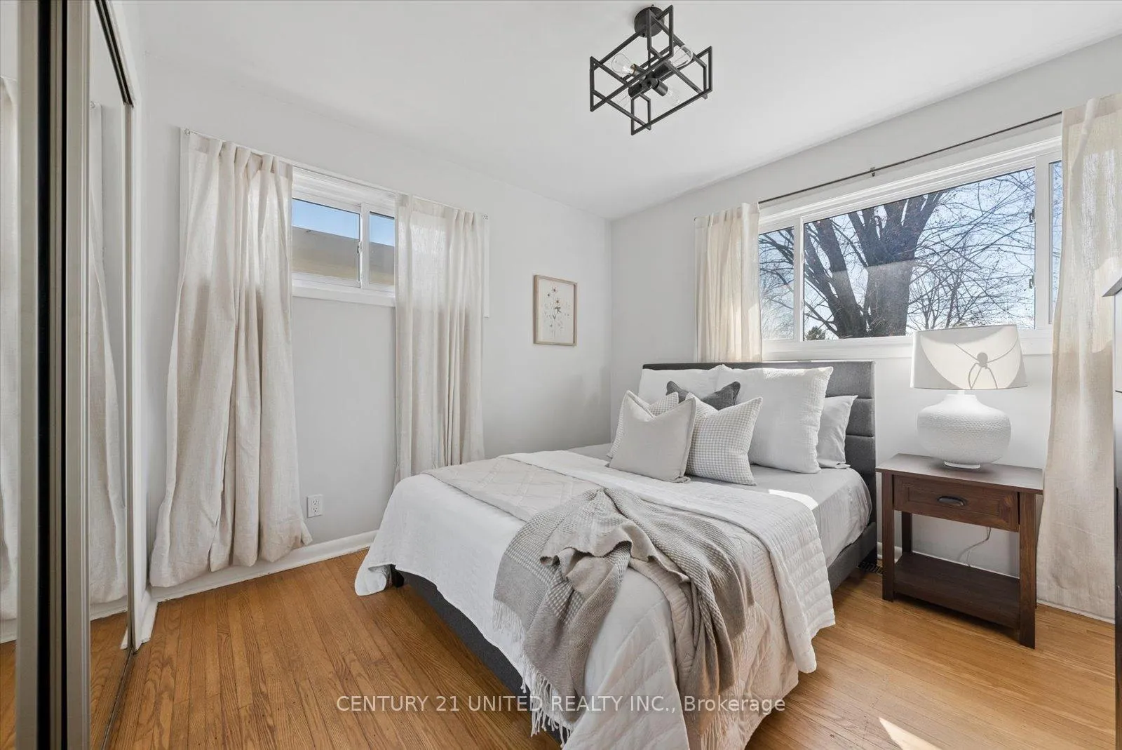 Photo 17 of 1309 Royal Drive, Peterborough, Northcrest Ward 5 — HOMEH