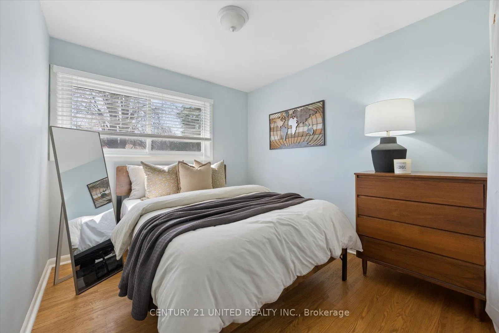 Photo 22 of 1309 Royal Drive, Peterborough, Northcrest Ward 5 — HOMEH
