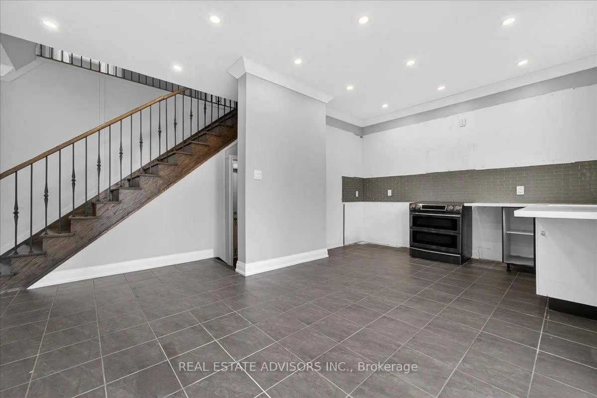 Photo 14 of 39 Unwind Crescent, Brampton, Credit Valley — HOMEH