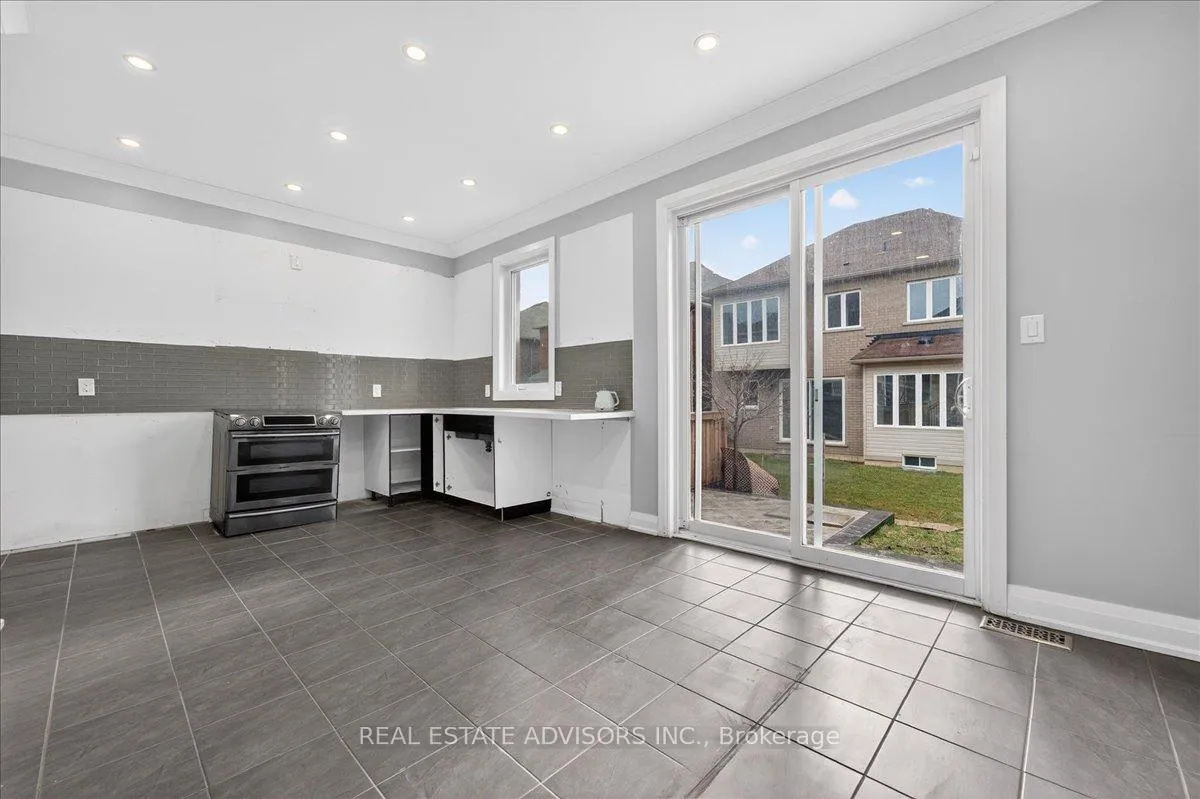 Photo 15 of 39 Unwind Crescent, Brampton, Credit Valley — HOMEH