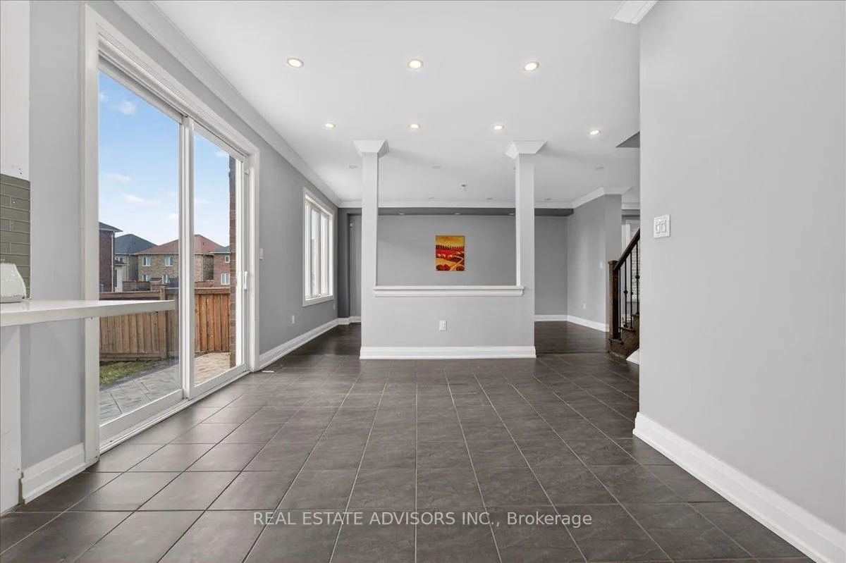 Photo 16 of 39 Unwind Crescent, Brampton, Credit Valley — HOMEH