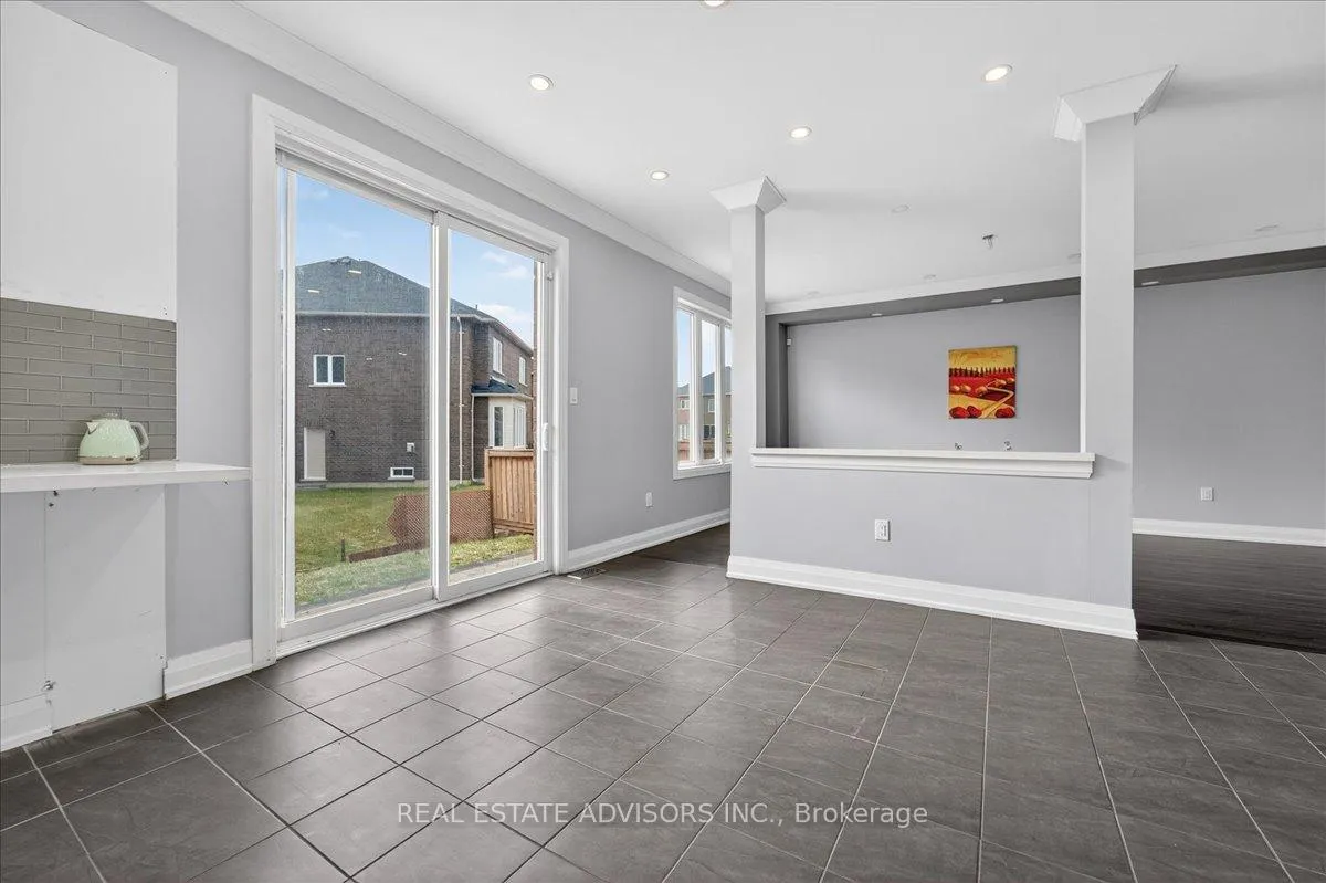 Photo 17 of 39 Unwind Crescent, Brampton, Credit Valley — HOMEH