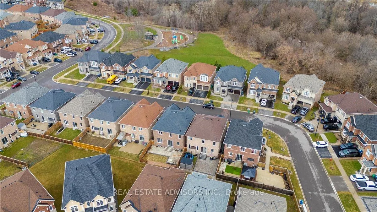 Photo 43 of 39 Unwind Crescent, Brampton, Credit Valley — HOMEH
