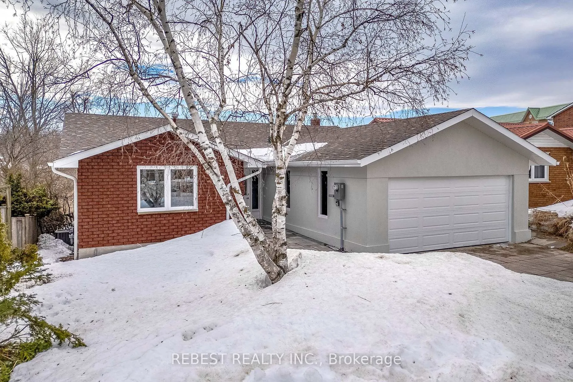 Photo 3 of Unit Main Floor, 92 Lillian Crescent, Barrie, Sunnidale — HOMEH
