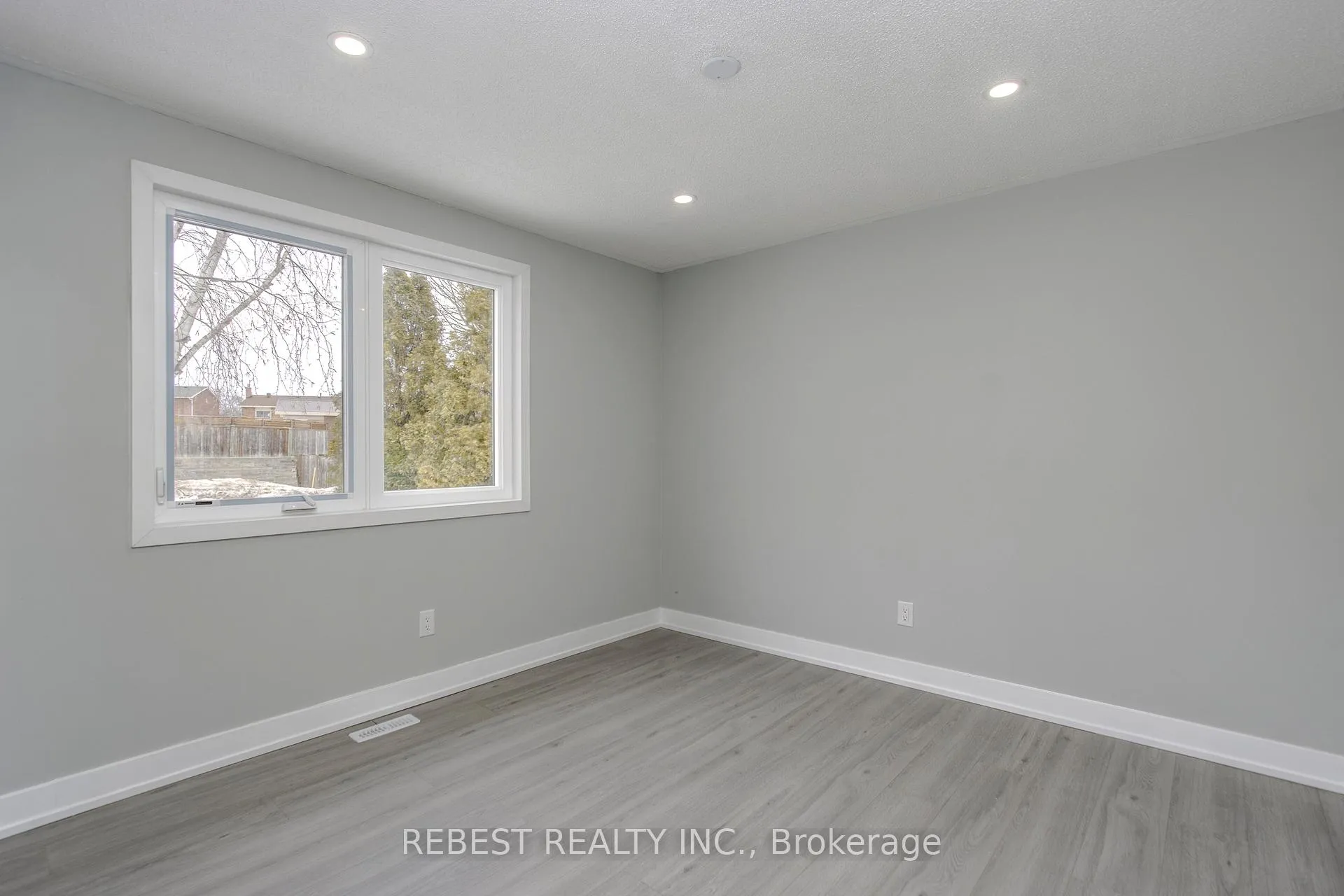 Photo 20 of Unit Main Floor, 92 Lillian Crescent, Barrie, Sunnidale — HOMEH