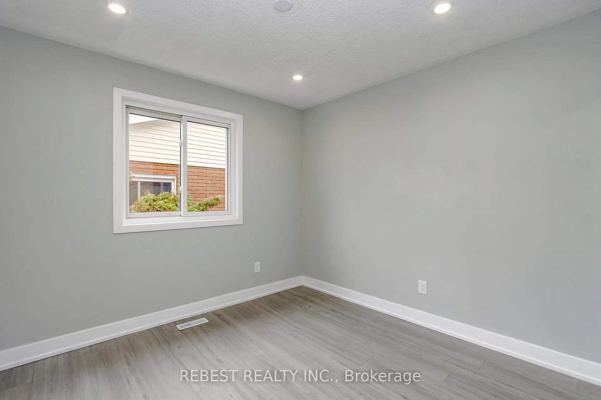 Photo 22 of Unit Main Floor, 92 Lillian Crescent, Barrie, Sunnidale — HOMEH