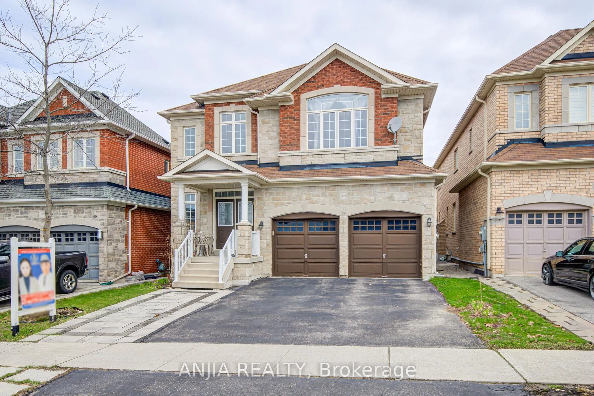 Photo 1 of 1165 Blencowe Crescent, Newmarket, Stonehaven-Wyndham — HOMEH