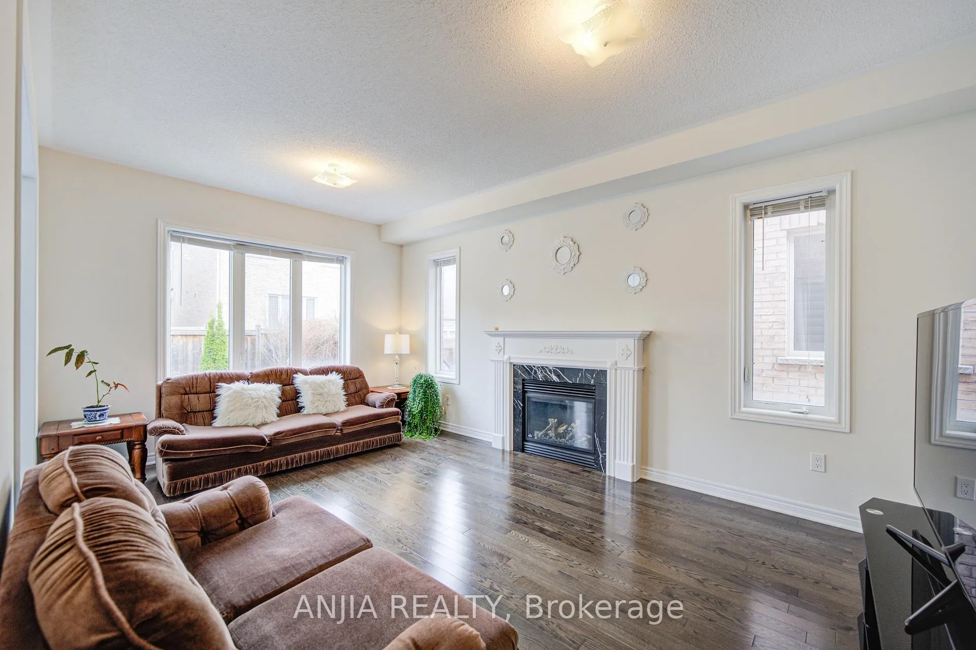 Photo 14 of 1165 Blencowe Crescent, Newmarket, Stonehaven-Wyndham — HOMEH