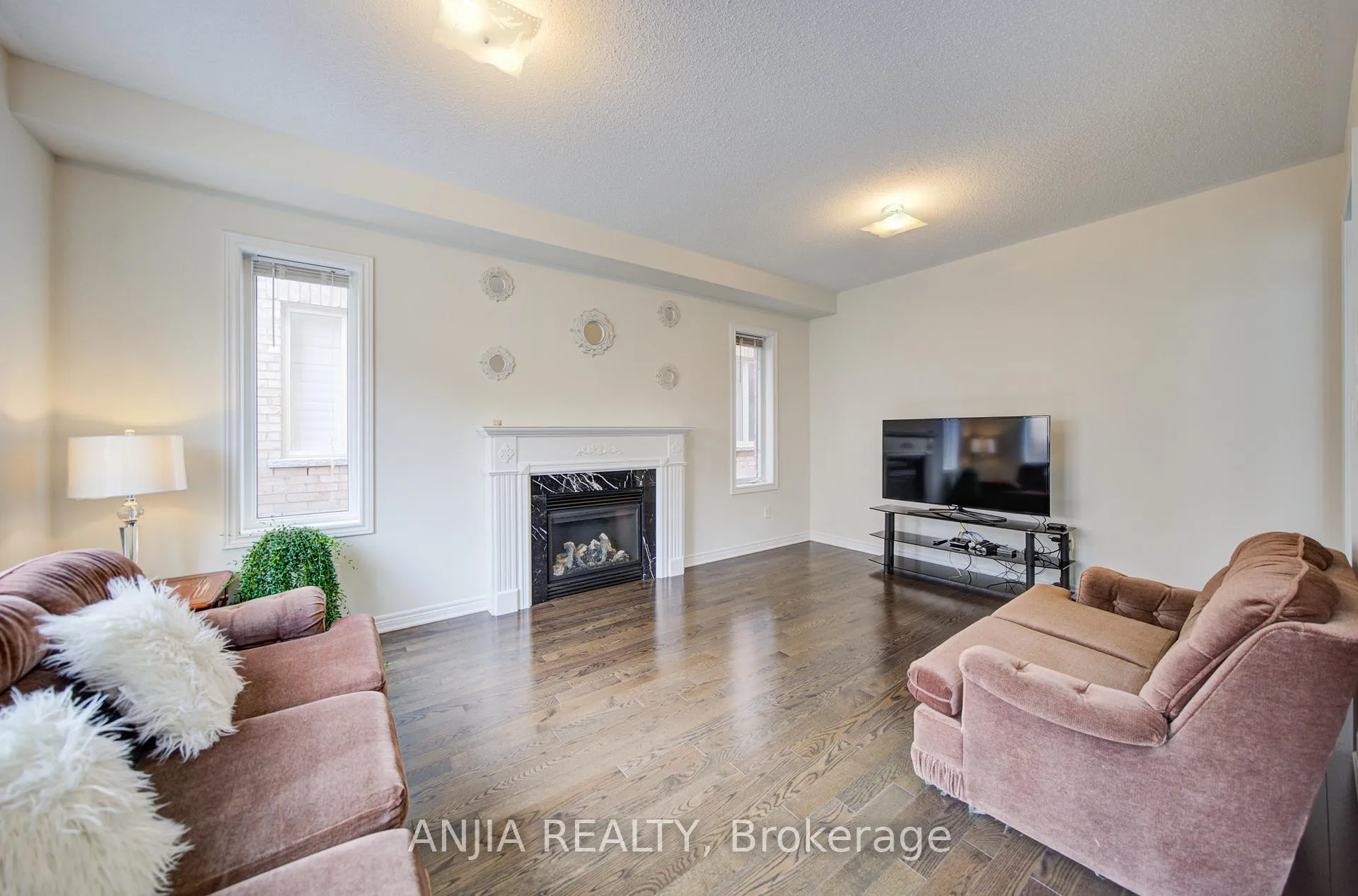 Photo 16 of 1165 Blencowe Crescent, Newmarket, Stonehaven-Wyndham — HOMEH