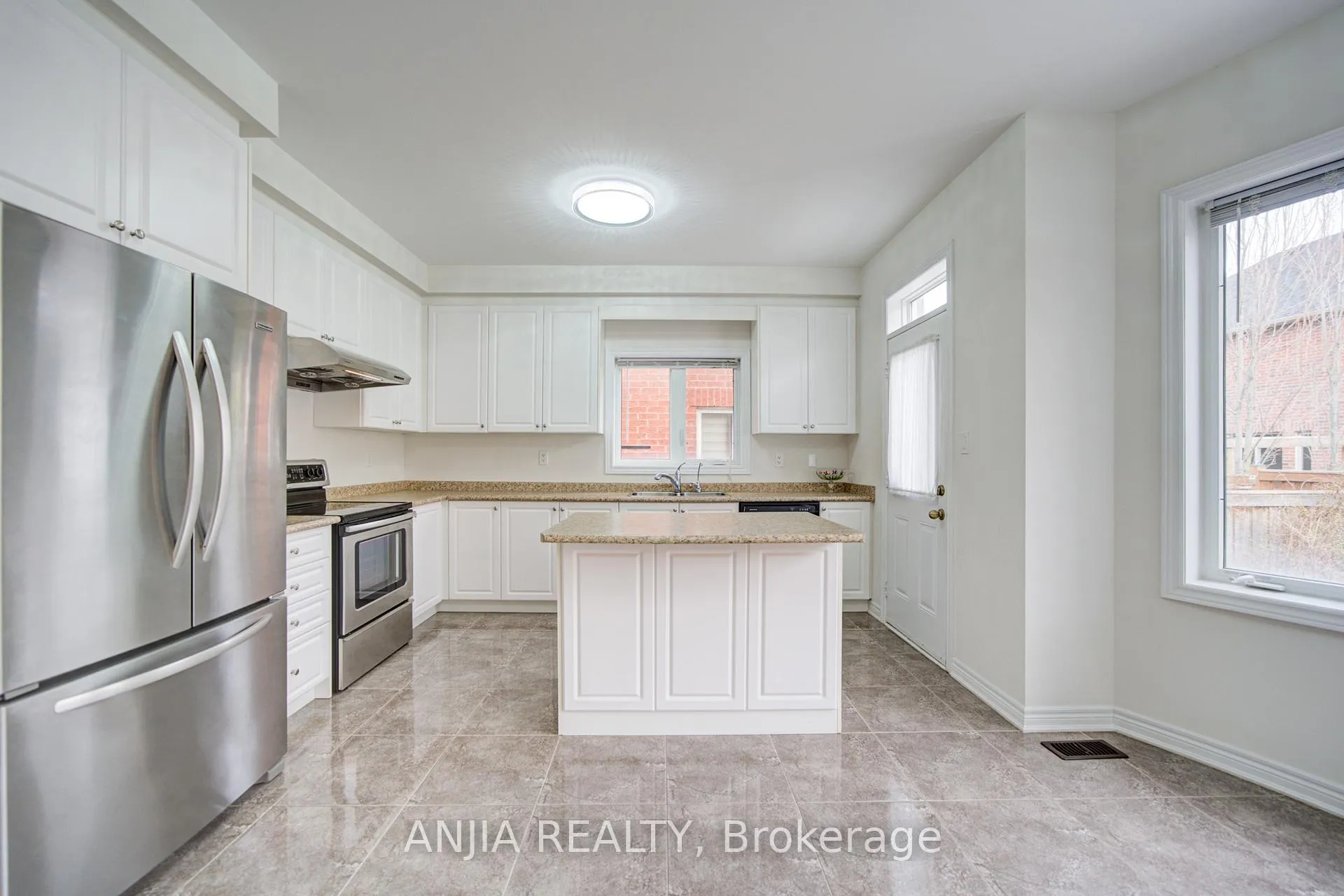 Photo 19 of 1165 Blencowe Crescent, Newmarket, Stonehaven-Wyndham — HOMEH