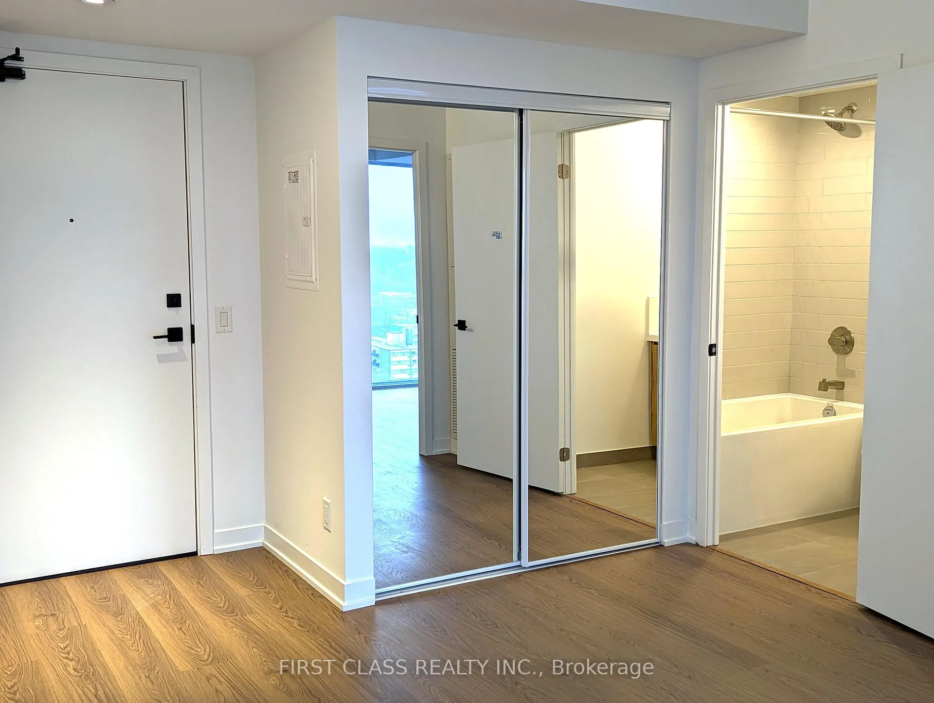 Photo 6 of Unit 2011, 319 Jarvis Street E, Toronto, Church-Yonge Corridor — HOMEH