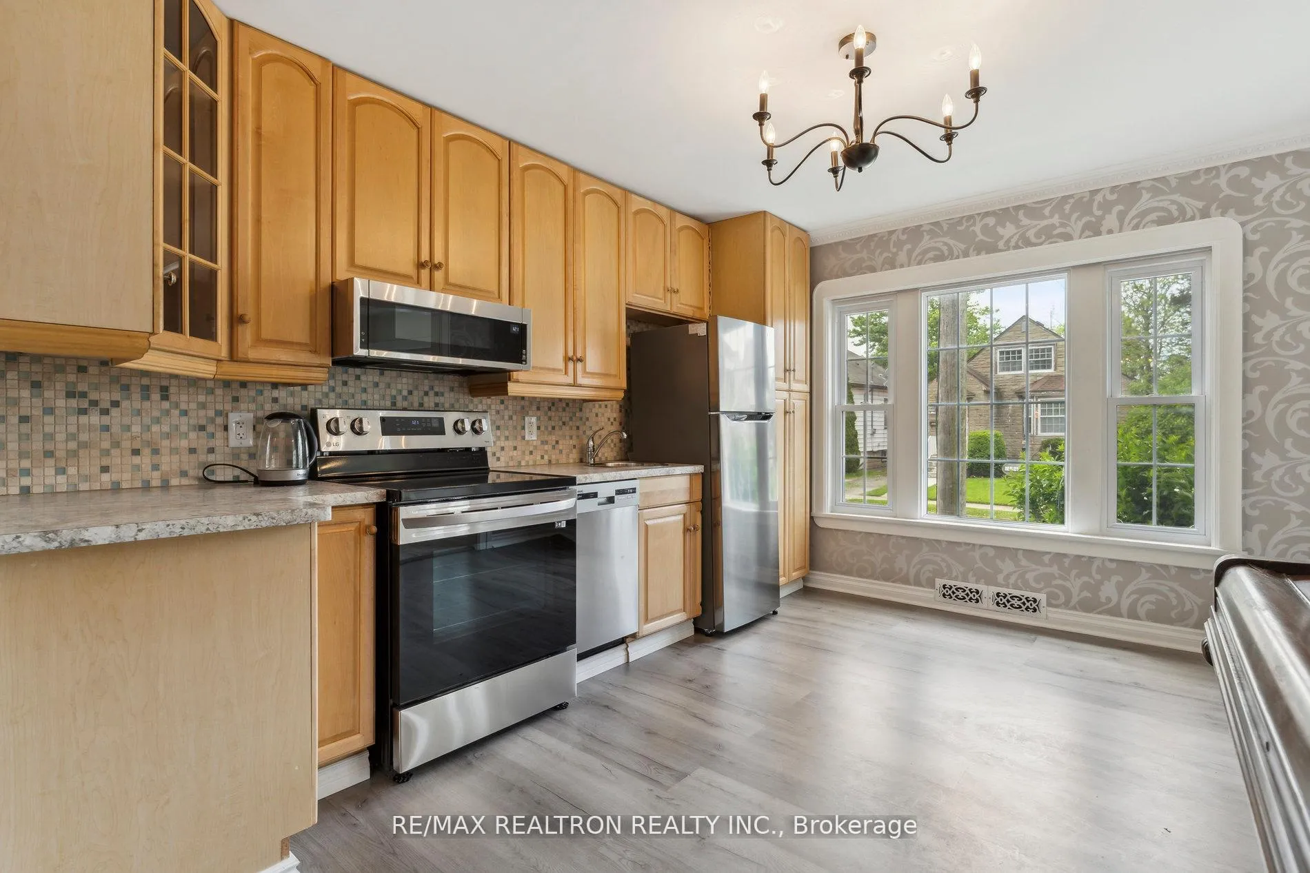 Photo 6 of 4844 Sixth Avenue, Niagara Falls, Cherrywood — HOMEH
