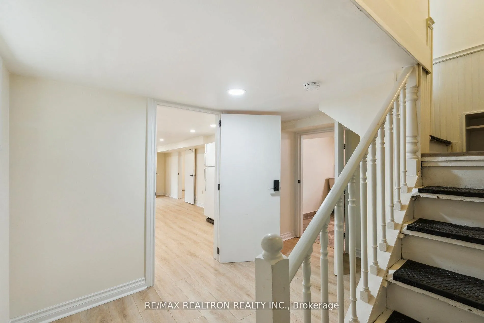Photo 22 of 4844 Sixth Avenue, Niagara Falls, Cherrywood — HOMEH