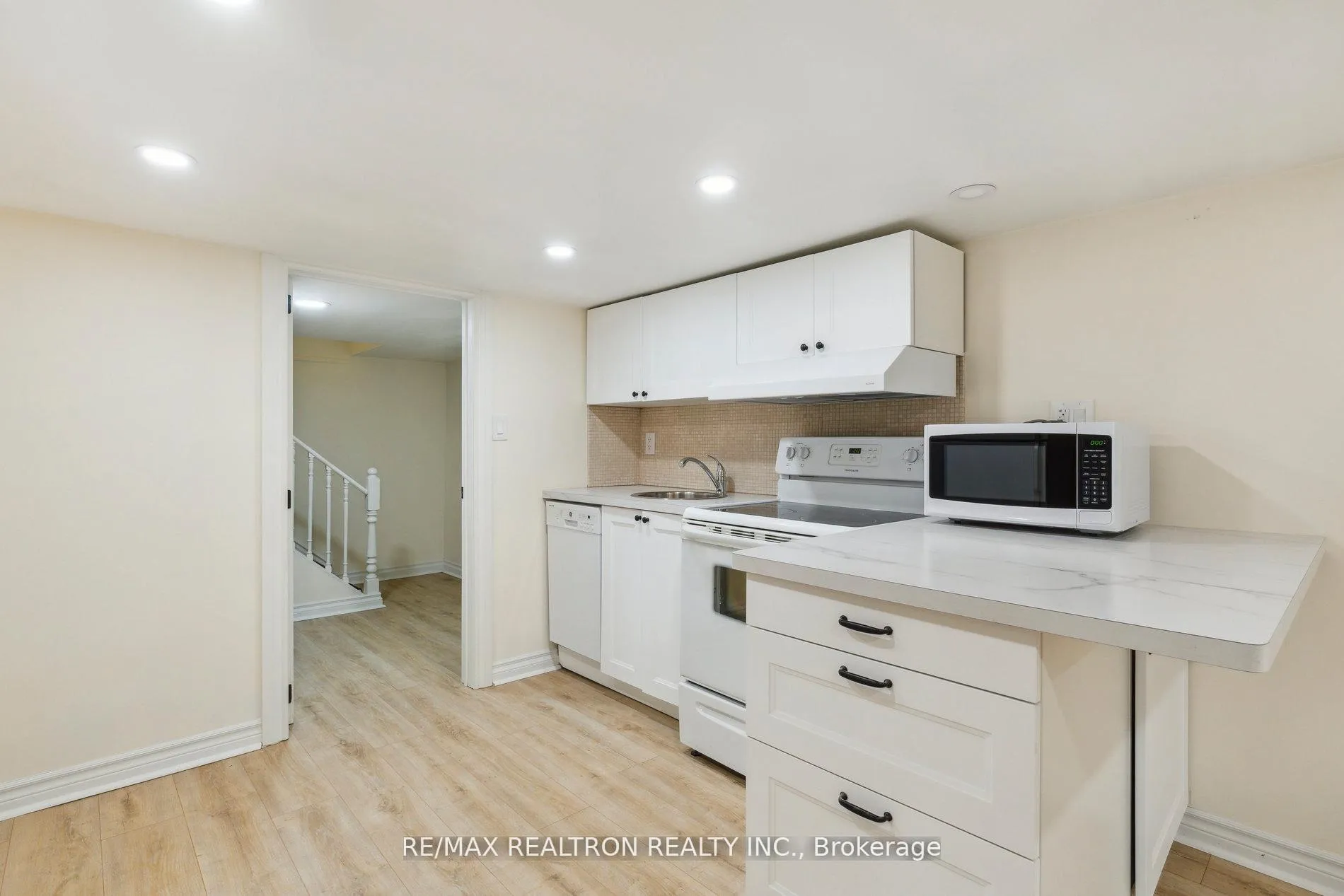 Photo 27 of 4844 Sixth Avenue, Niagara Falls, Cherrywood — HOMEH