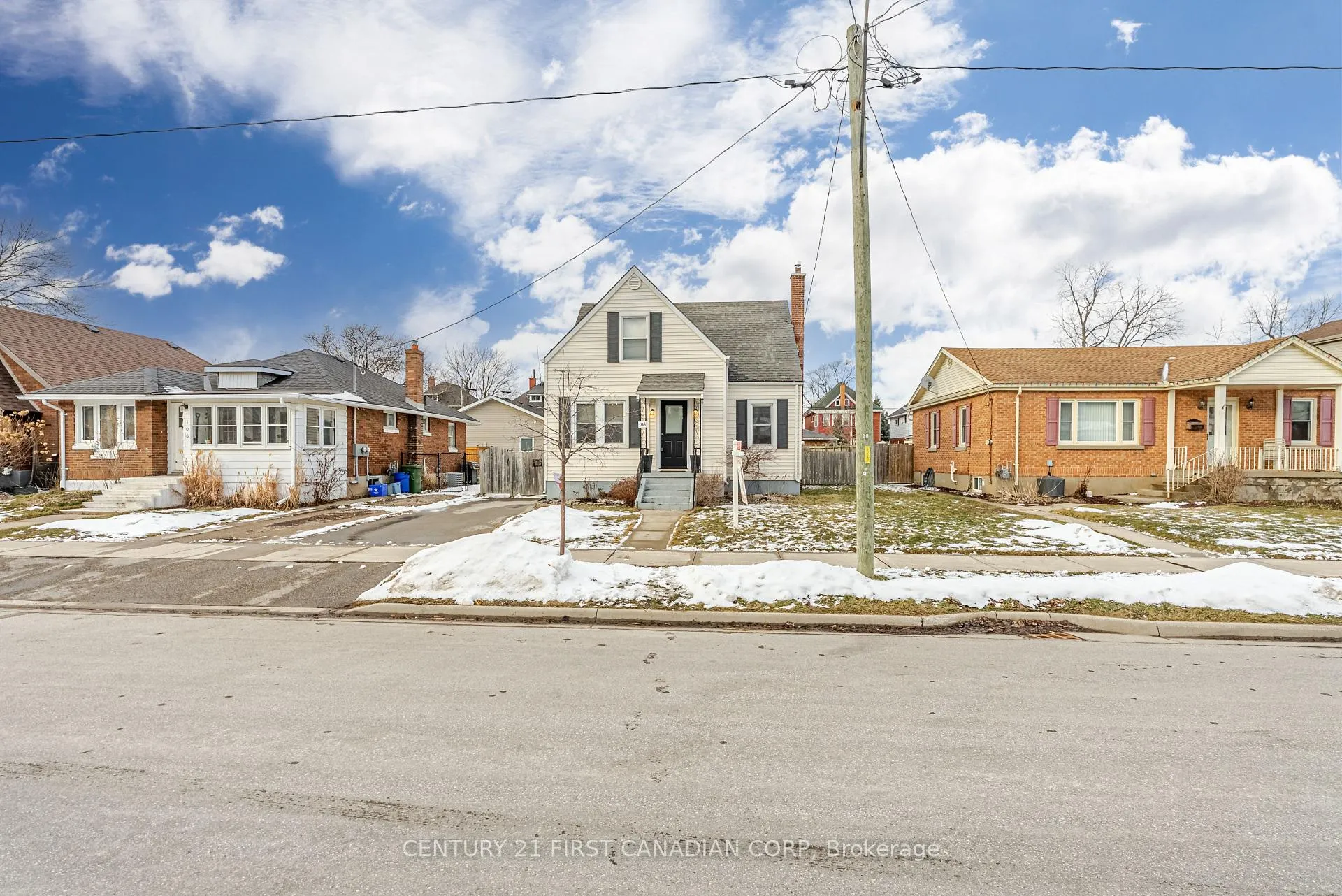 Photo 2 of 108 Myrtle Street, St. Thomas — HOMEH