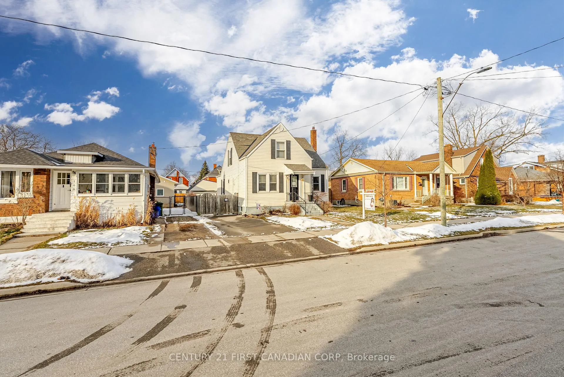 Photo 5 of 108 Myrtle Street, St. Thomas — HOMEH