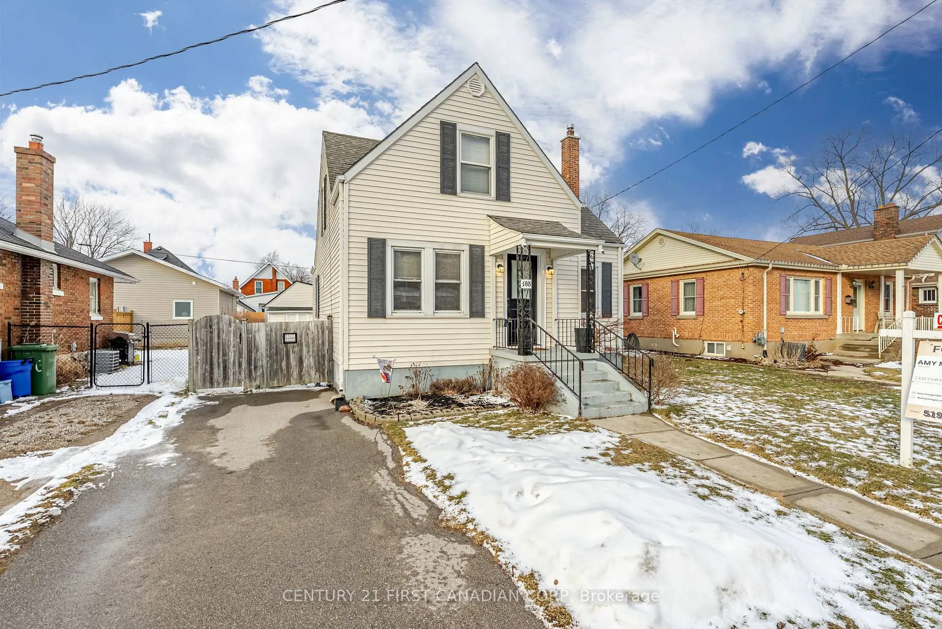 Photo 6 of 108 Myrtle Street, St. Thomas — HOMEH
