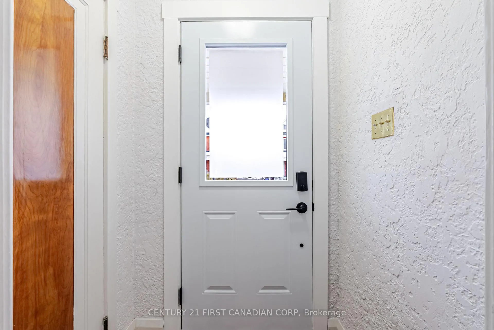 Photo 10 of 108 Myrtle Street, St. Thomas — HOMEH