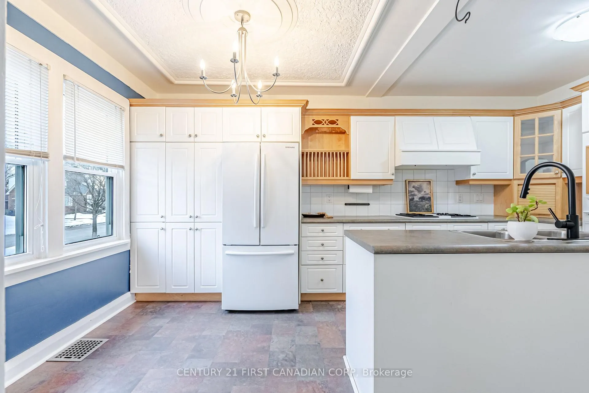Photo 13 of 108 Myrtle Street, St. Thomas — HOMEH
