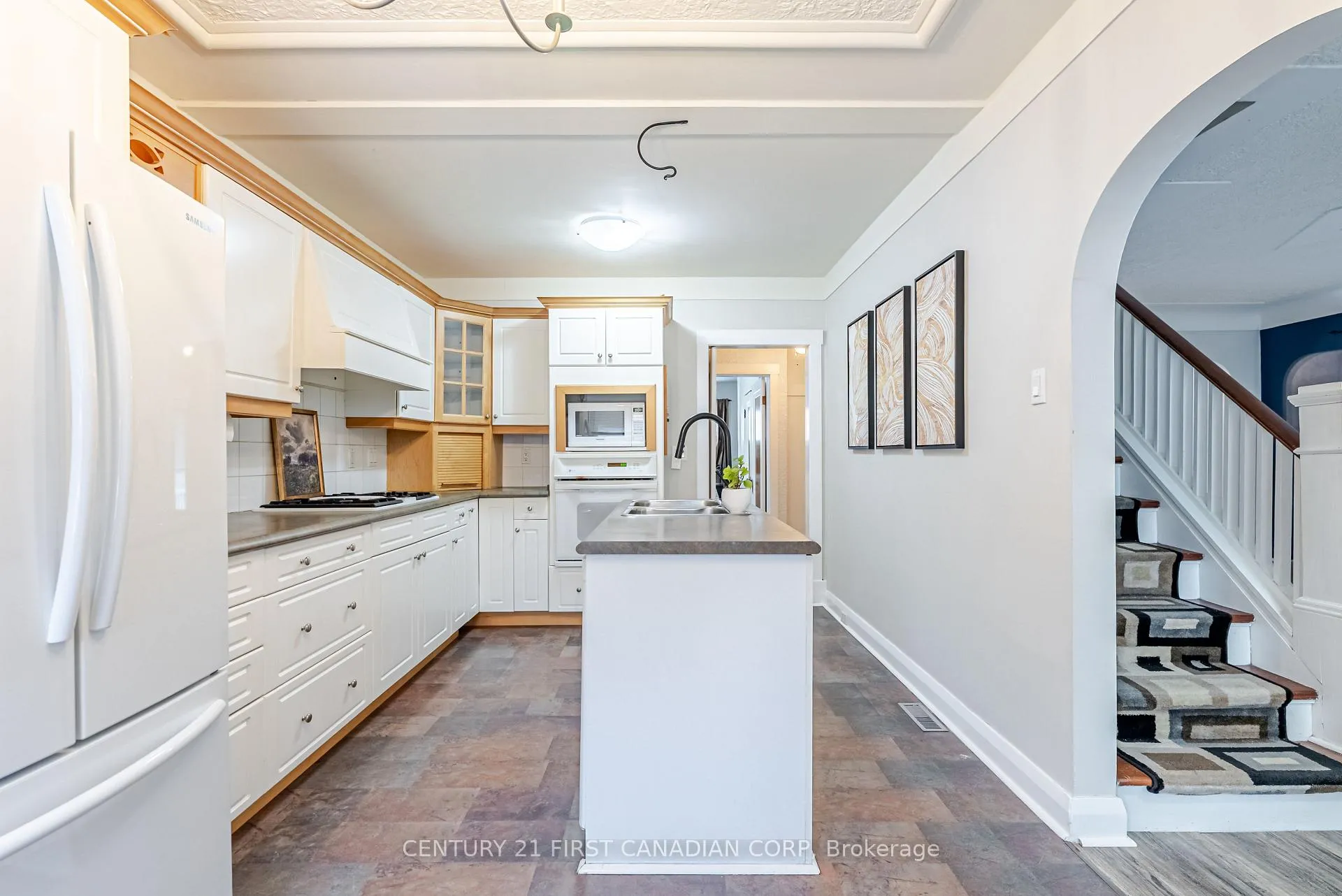 Photo 14 of 108 Myrtle Street, St. Thomas — HOMEH