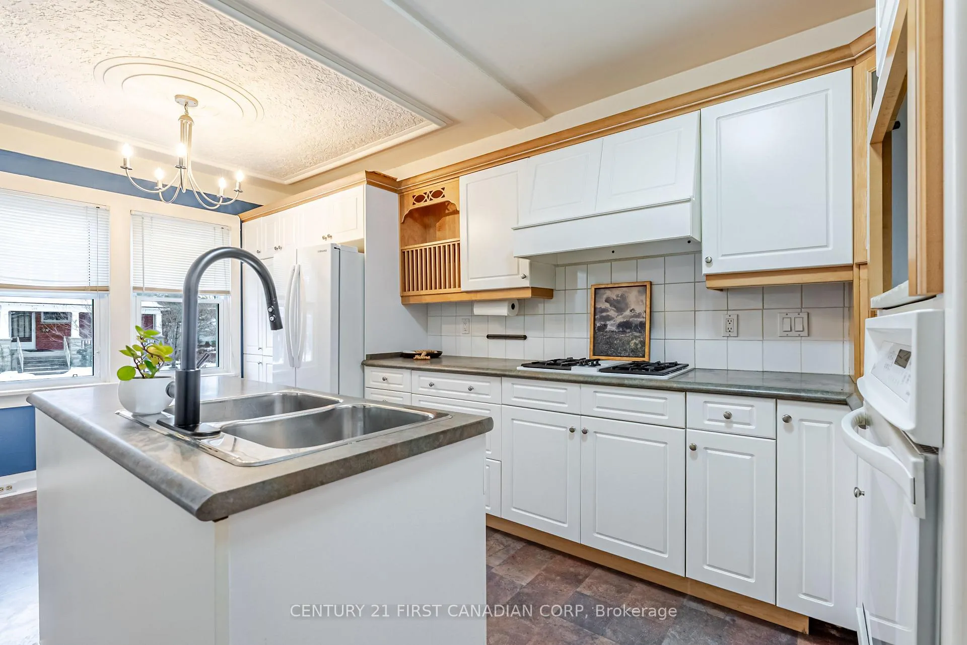 Photo 15 of 108 Myrtle Street, St. Thomas — HOMEH