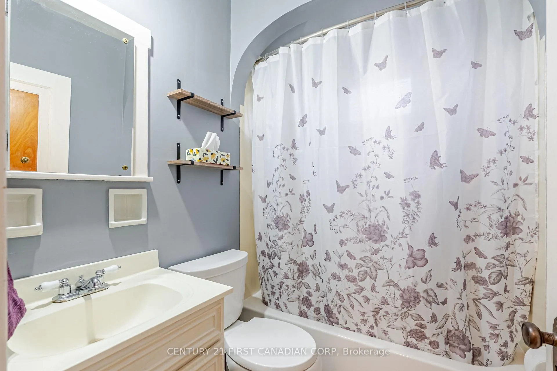 Photo 19 of 108 Myrtle Street, St. Thomas — HOMEH