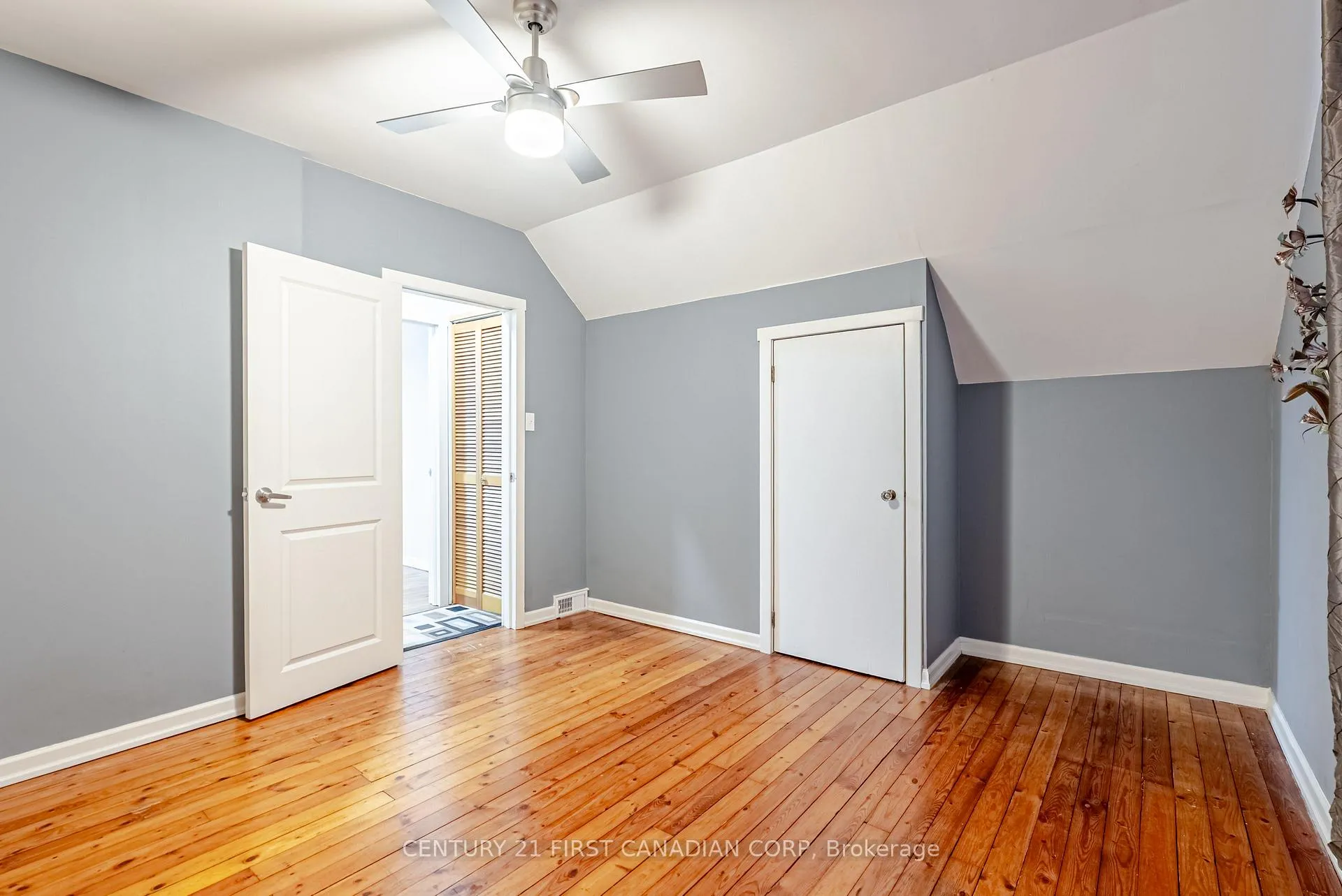Photo 30 of 108 Myrtle Street, St. Thomas — HOMEH