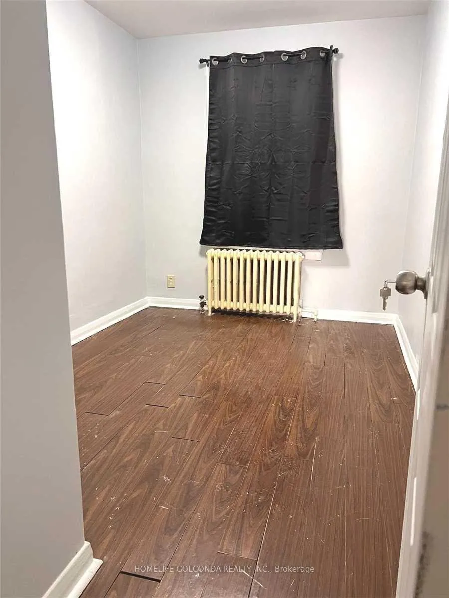 Front of Unit 3rd Fl, 888 Bloor Street W