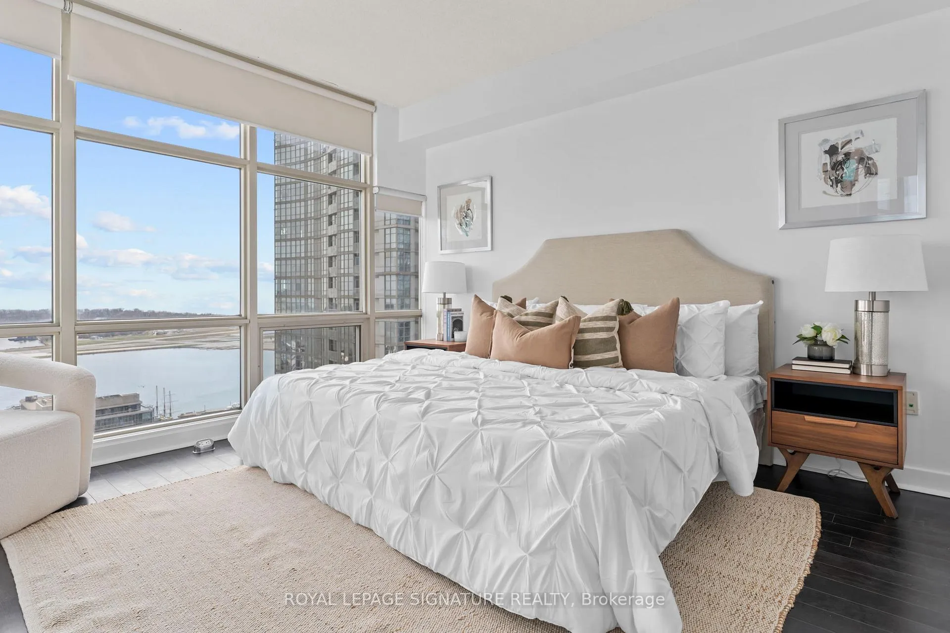 Front of Unit 3609, 10 Navy Wharf Court