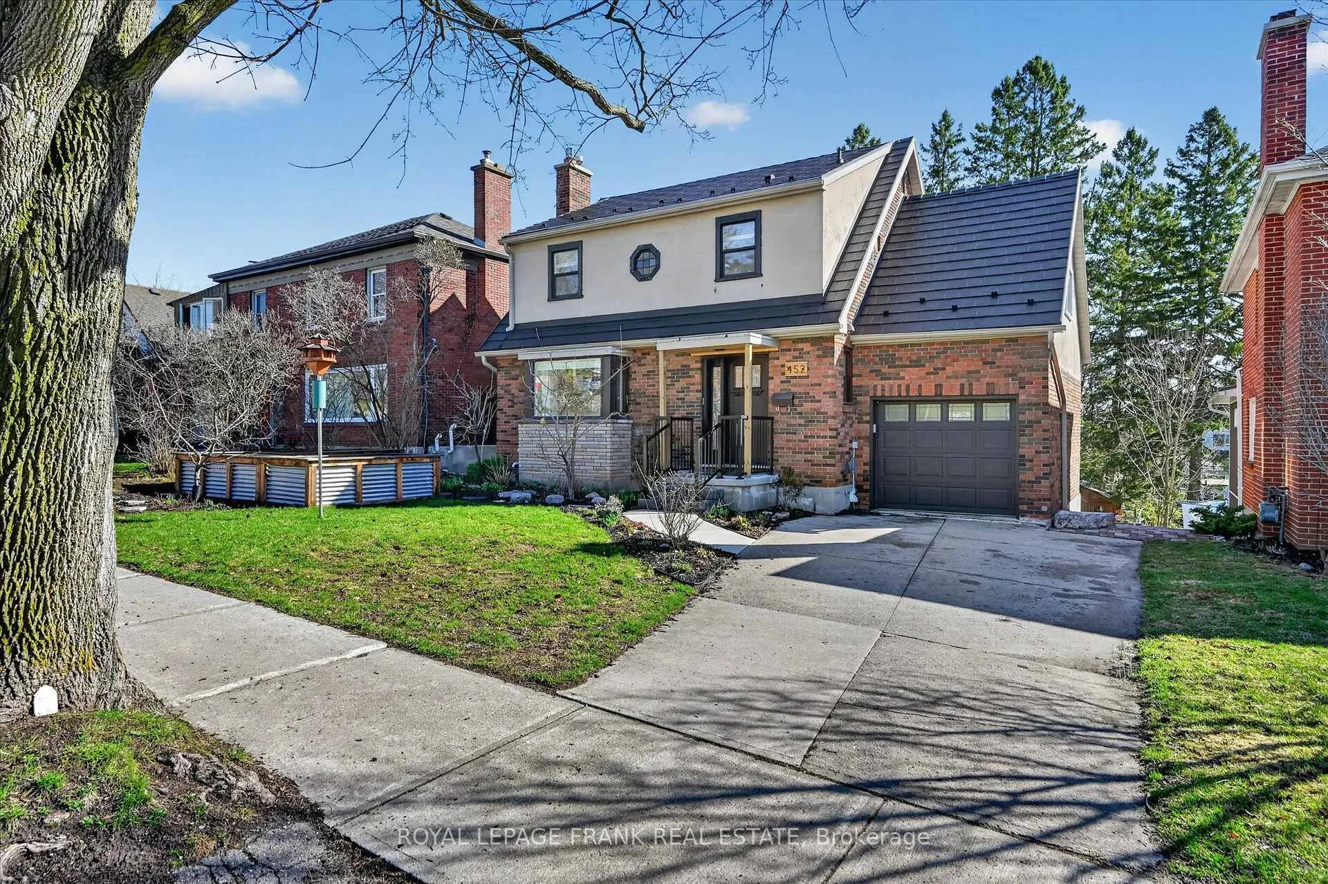 Photo 3 of 452 Gordon Avenue, Peterborough, Town Ward 3 — HOMEH