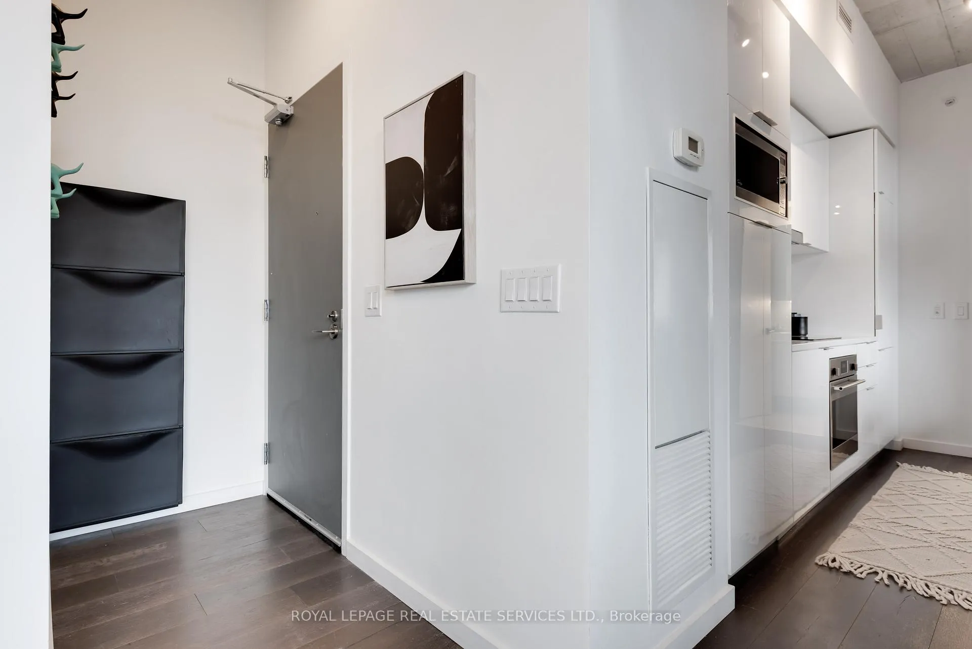 Photo 7 of Unit 711, 170 Bayview Avenue, Toronto, Waterfront Communities — HOMEH