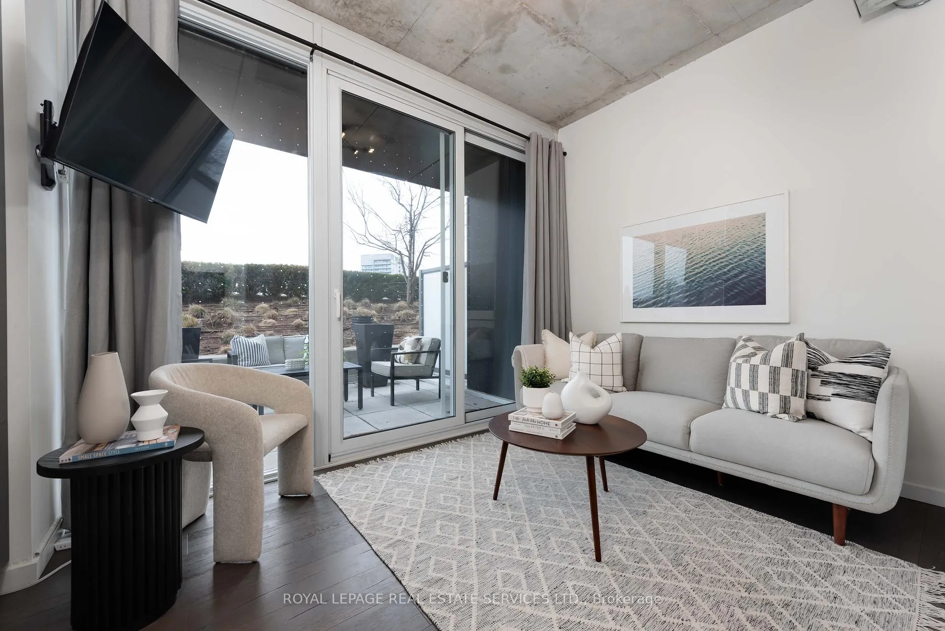Photo 10 of Unit 711, 170 Bayview Avenue, Toronto, Waterfront Communities — HOMEH