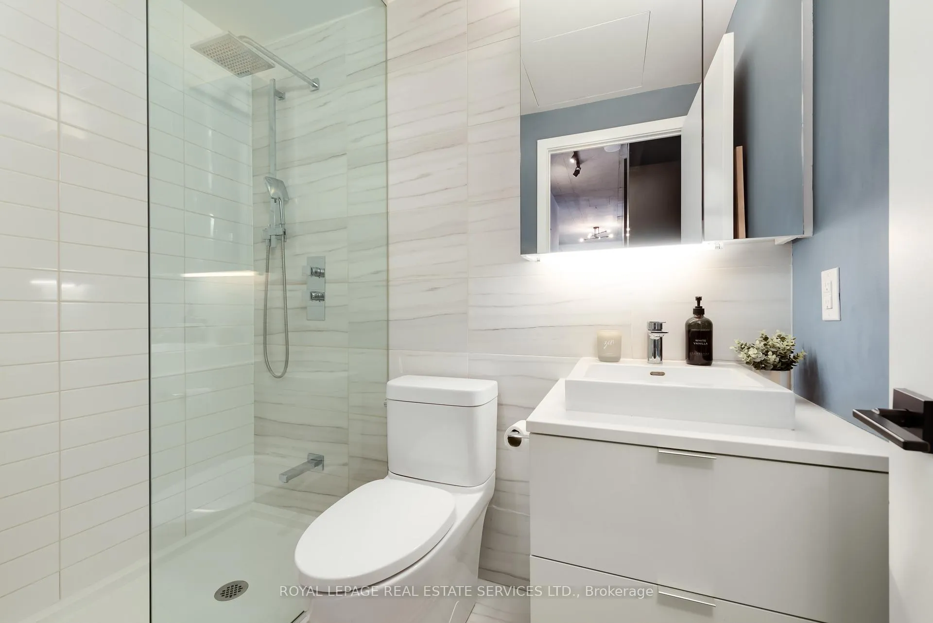 Photo 18 of Unit 711, 170 Bayview Avenue, Toronto, Waterfront Communities — HOMEH