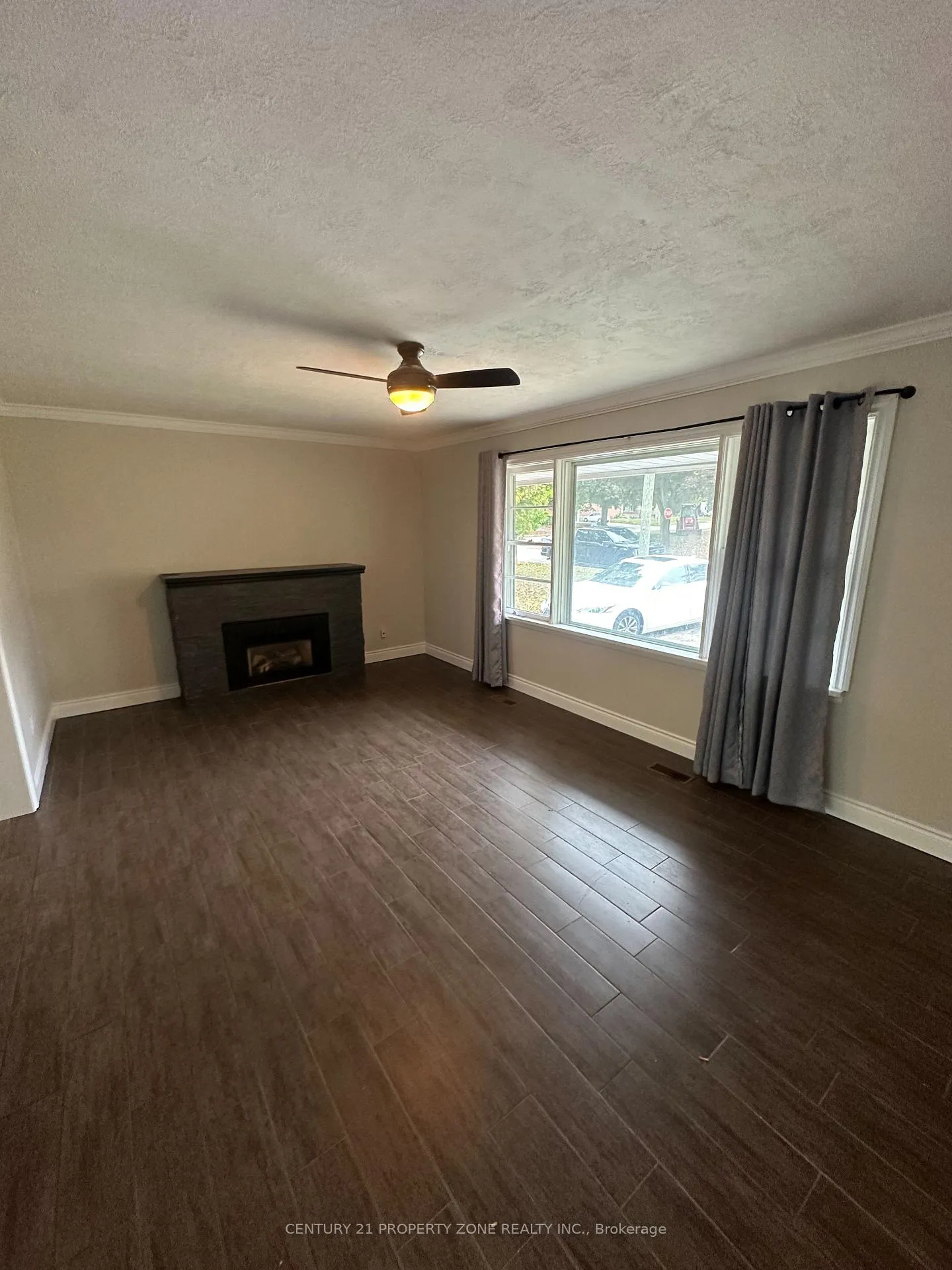 Photo 5 of Unit Upper, 32 Shannon Street, Barrie, Wellington — HOMEH