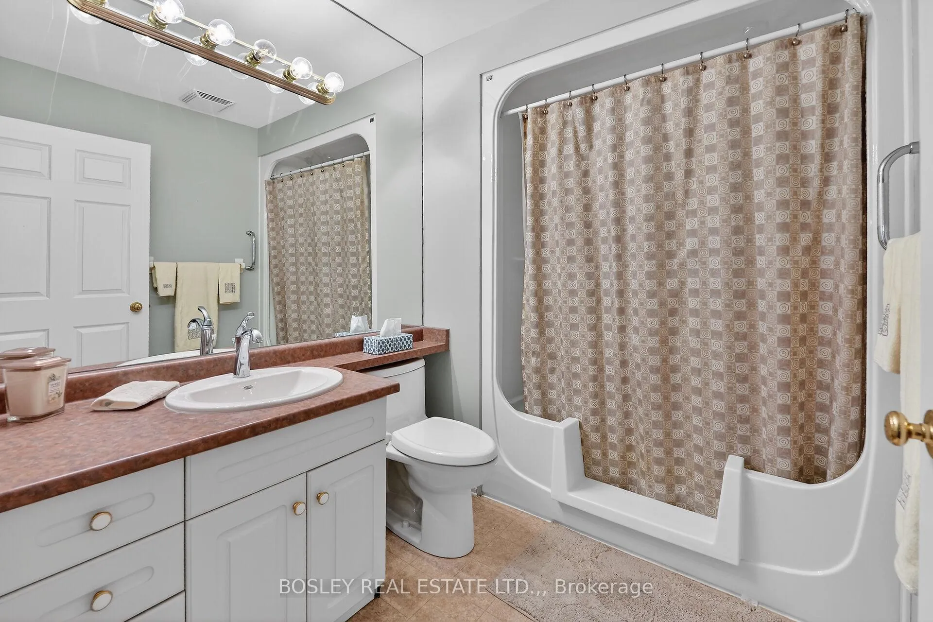 Photo 18 of Unit 34, 121 Glen Morris Drive, St. Catharines, Glendale/Glenridge — HOMEH