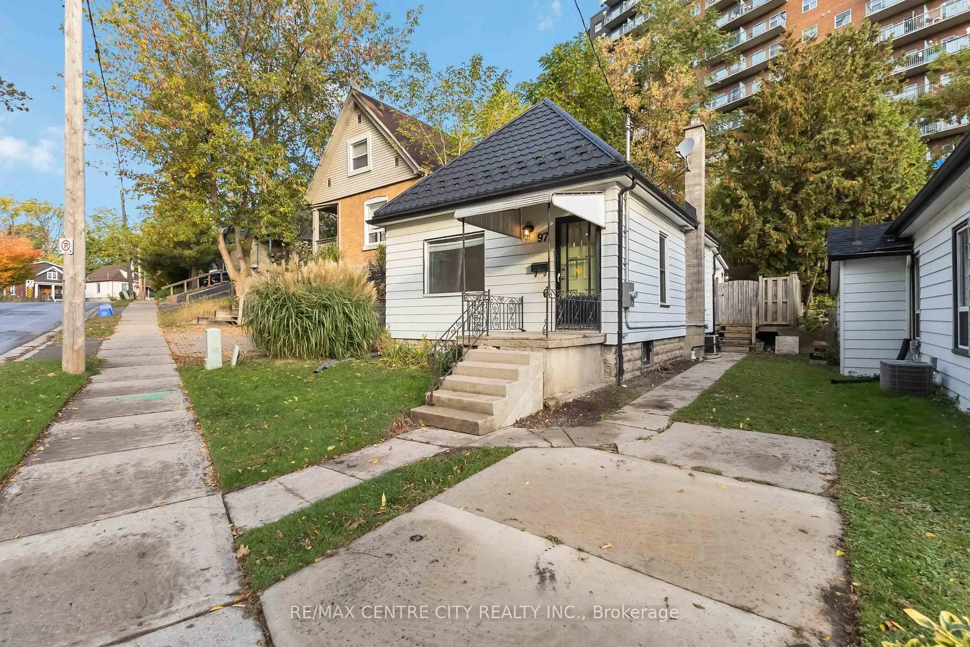 Front of 97 Walnut Street