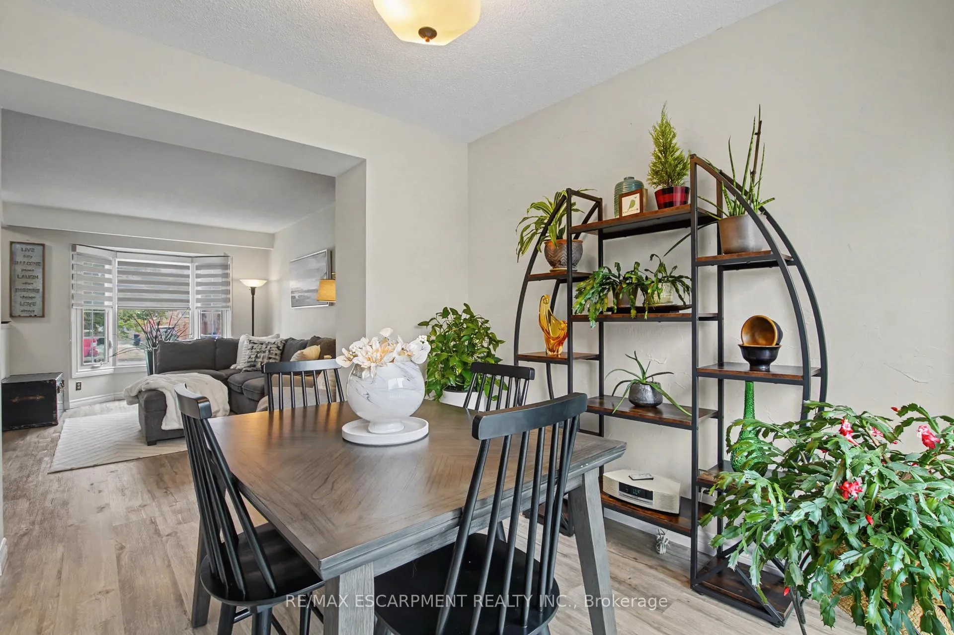 Photo 16 of 21 Greystone Crescent, St. Catharines, Lakeport — HOMEH