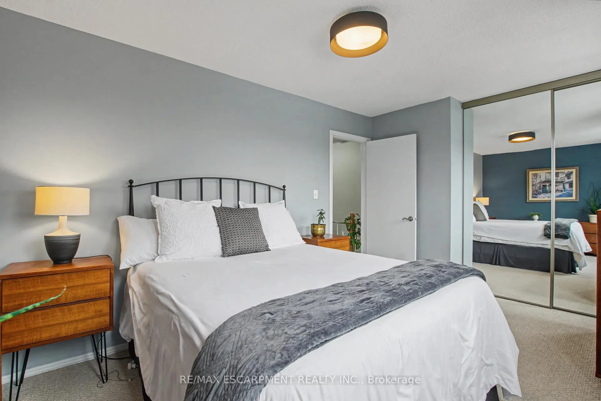 Photo 19 of 21 Greystone Crescent, St. Catharines, Lakeport — HOMEH