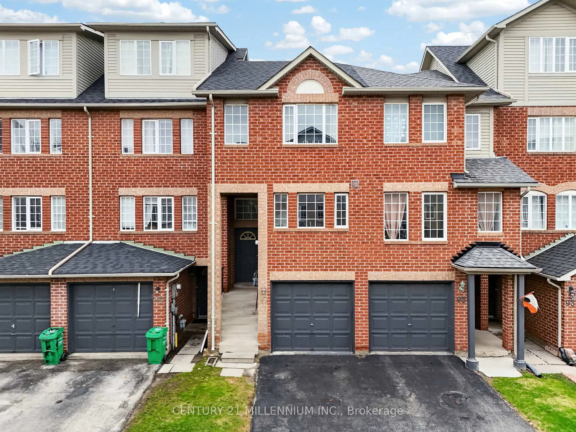 Photo 2 of Unit 97, 97 Spadina Road, Brampton, Brampton West — HOMEH