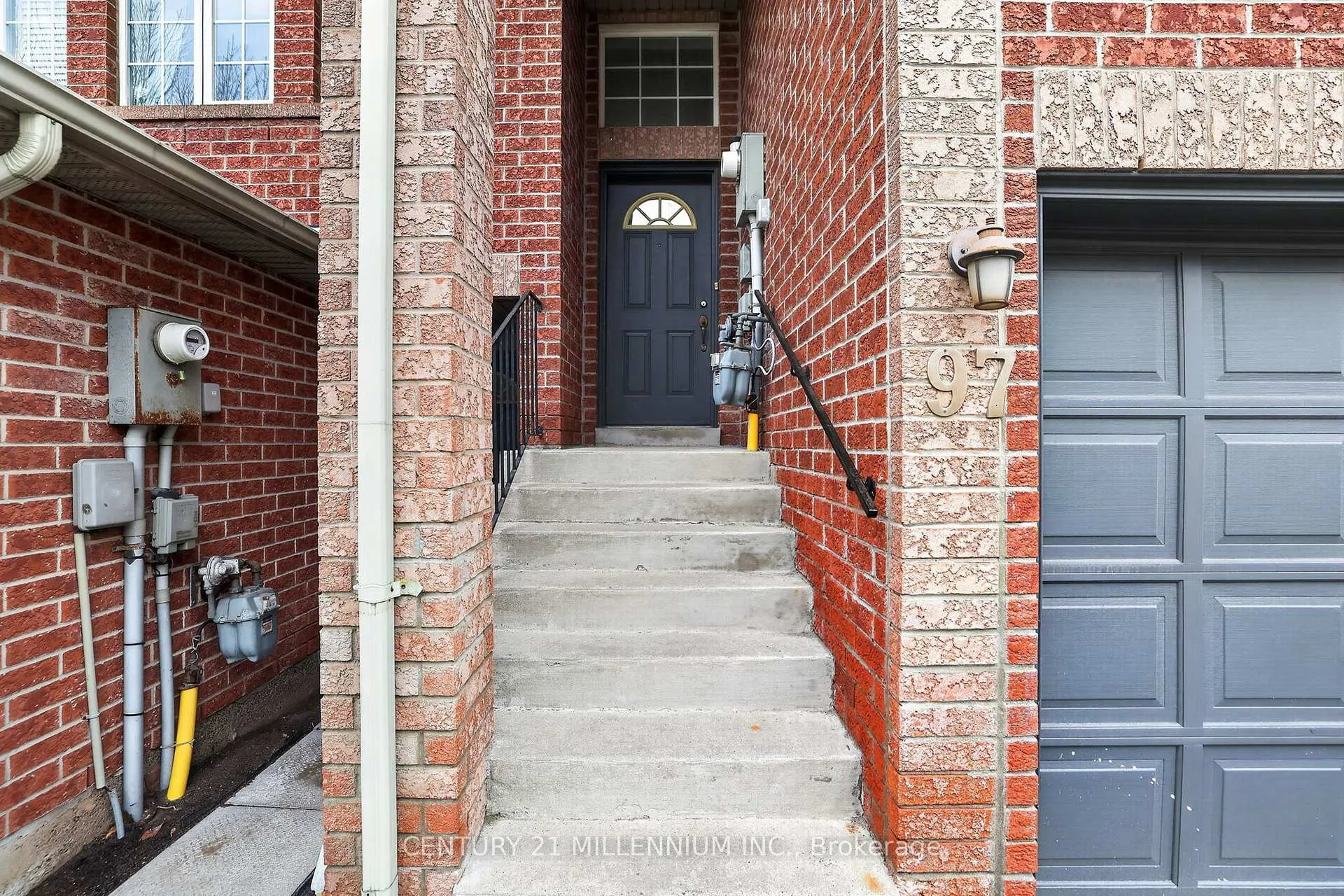 Photo 4 of Unit 97, 97 Spadina Road, Brampton, Brampton West — HOMEH