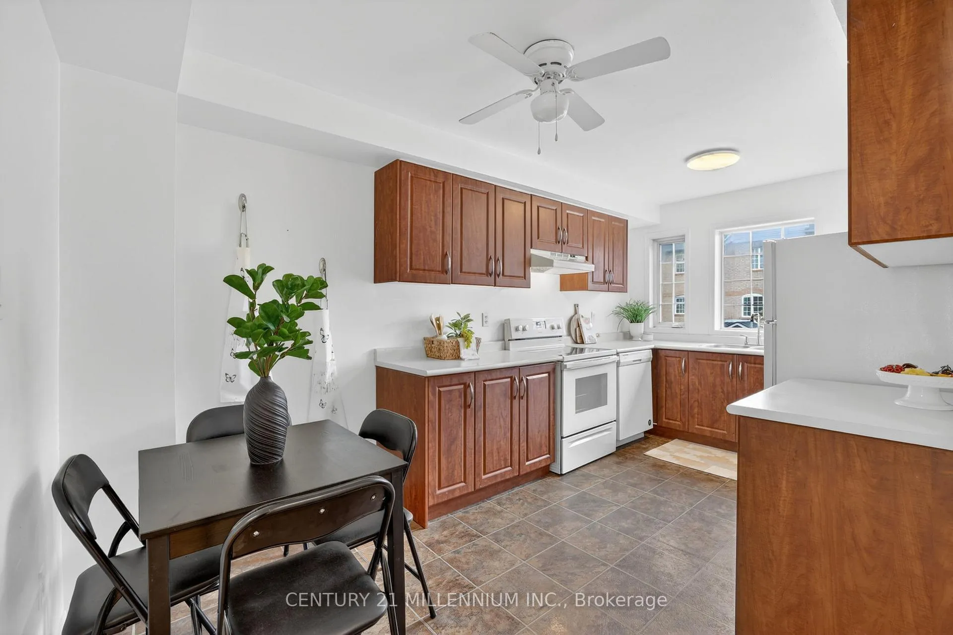 Photo 9 of Unit 97, 97 Spadina Road, Brampton, Brampton West — HOMEH