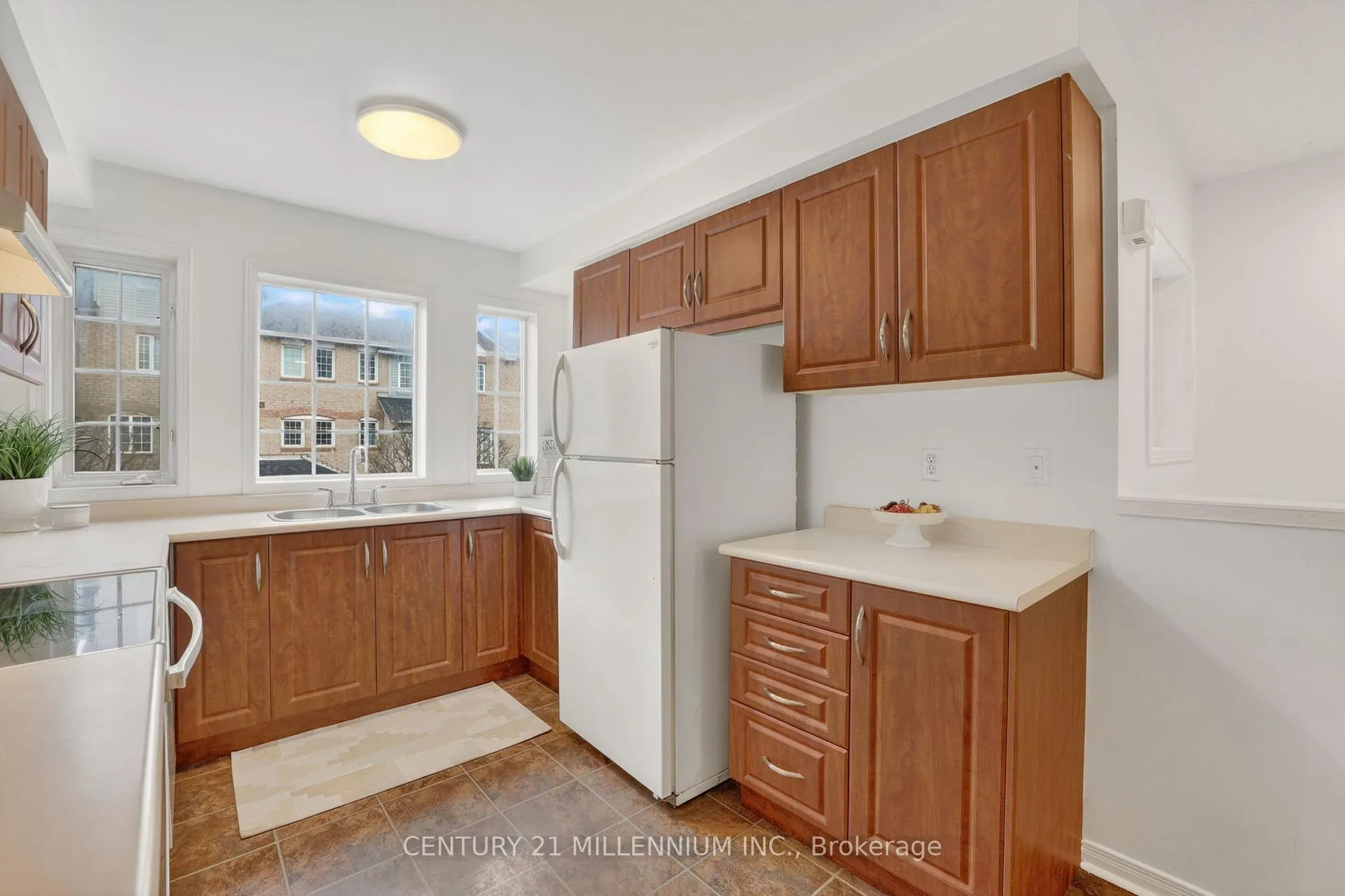 Photo 12 of Unit 97, 97 Spadina Road, Brampton, Brampton West — HOMEH