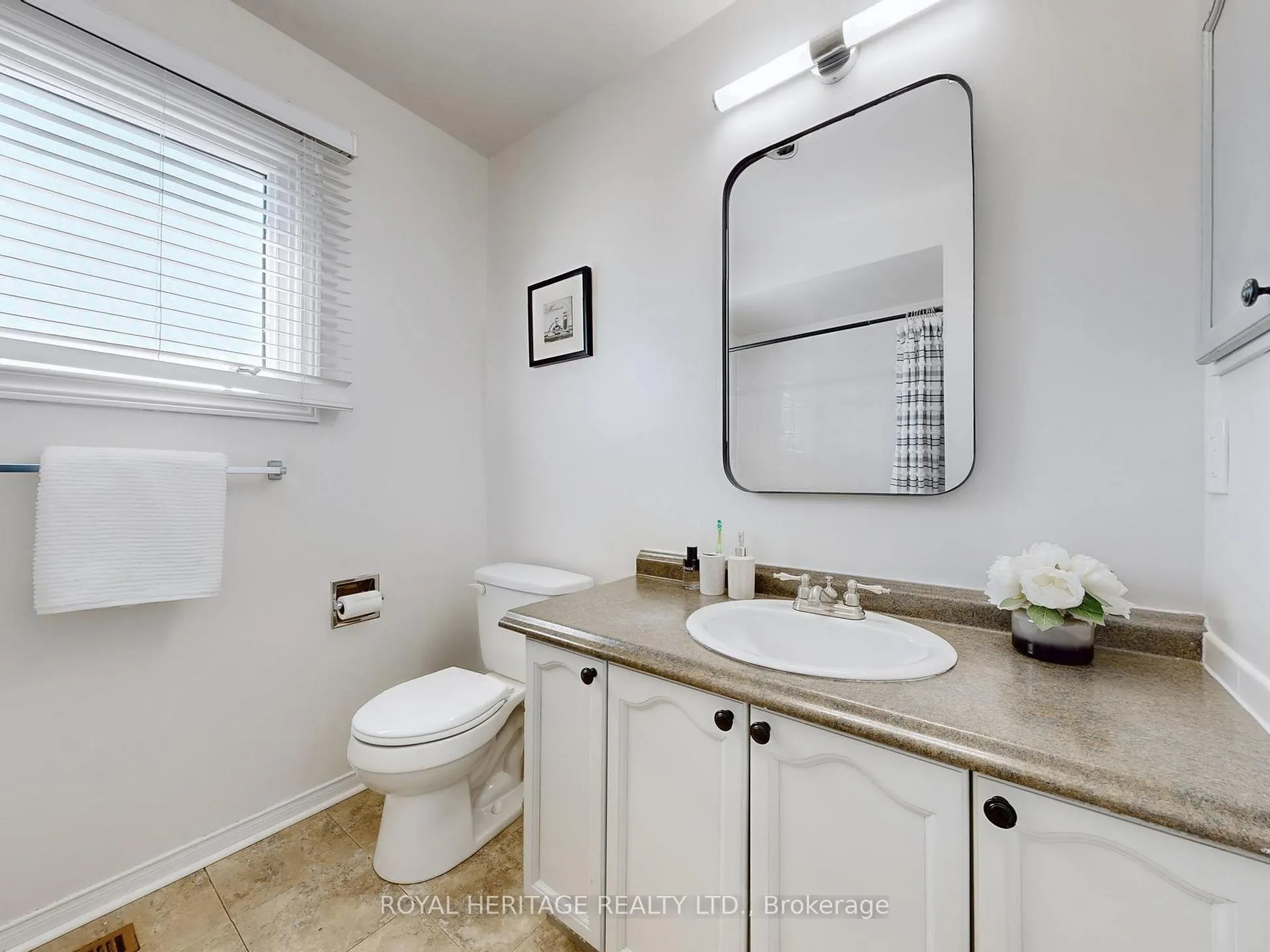 Photo 38 of 34 Barbour Crescent, Ajax, South East — HOMEH