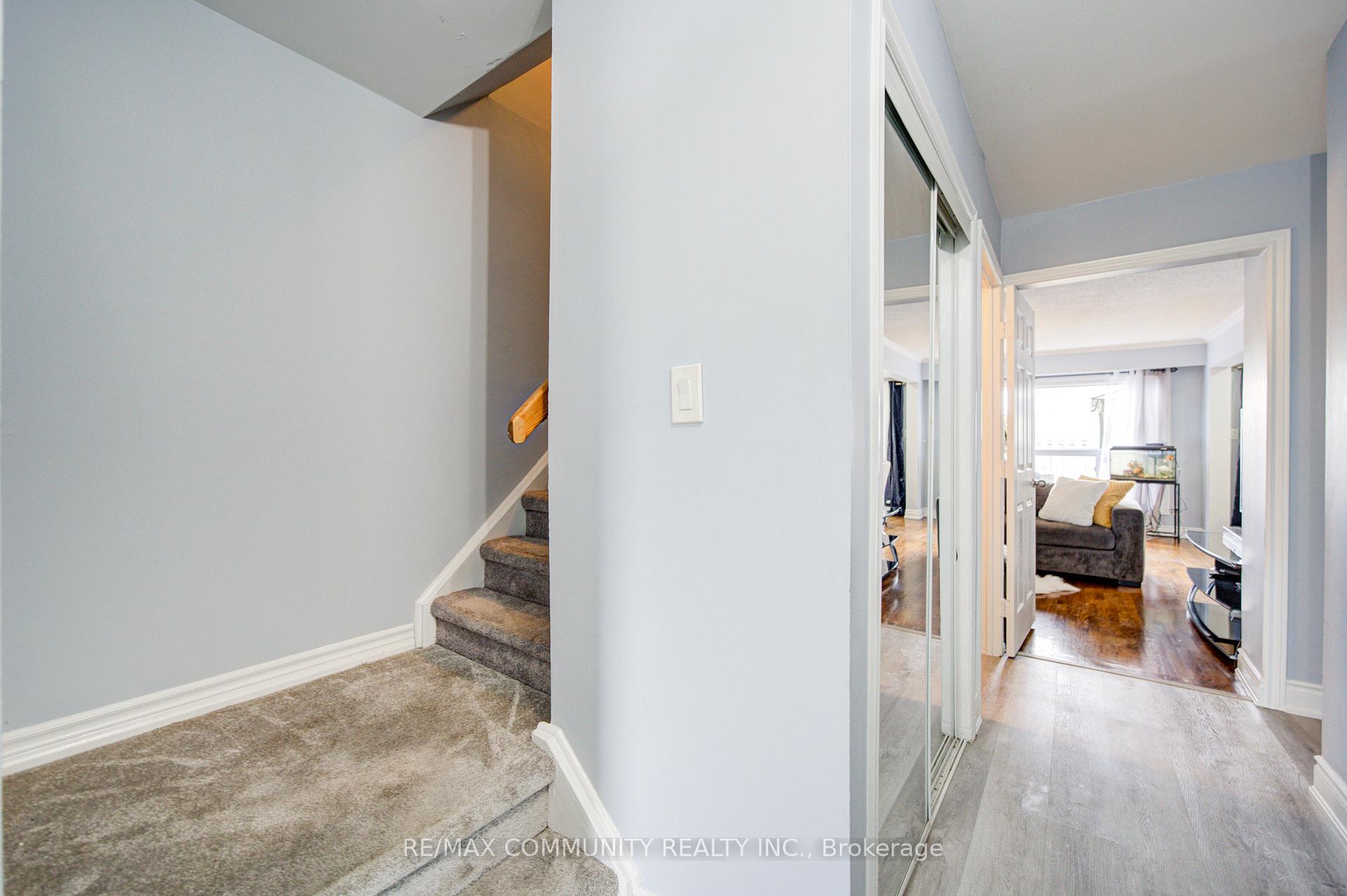 Photo 9 of 37 Vodden Court, Brampton, Brampton North — HOMEH
