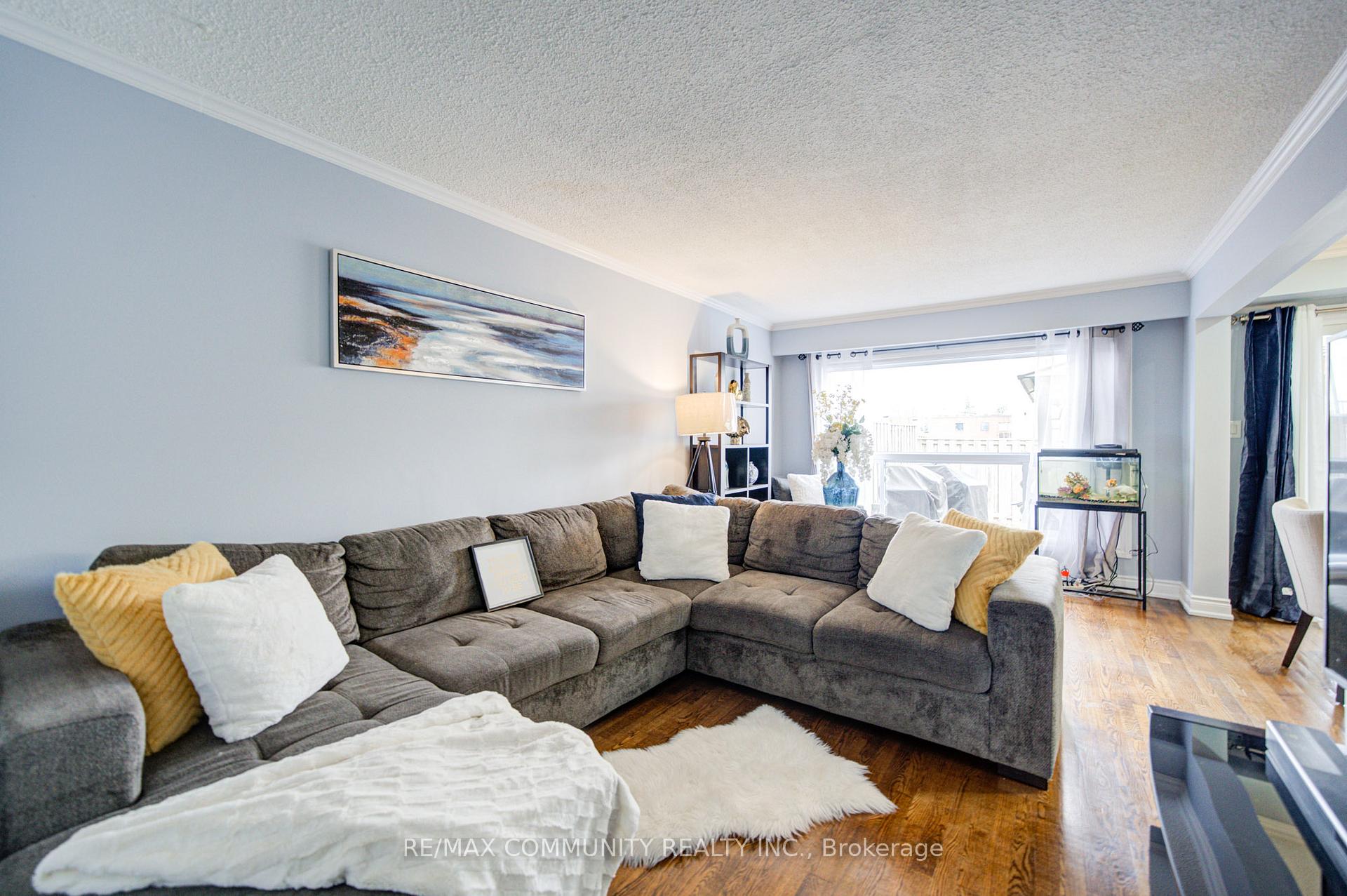 Photo 10 of 37 Vodden Court, Brampton, Brampton North — HOMEH