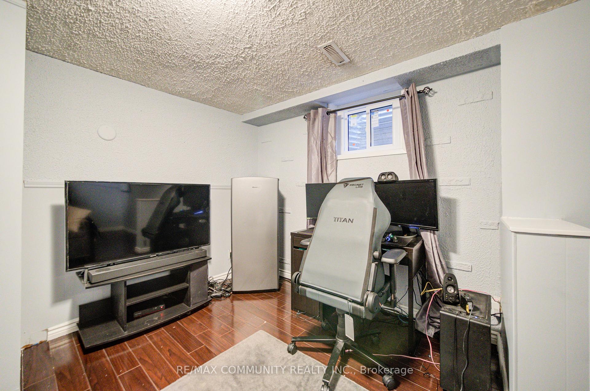 Photo 49 of 37 Vodden Court, Brampton, Brampton North — HOMEH
