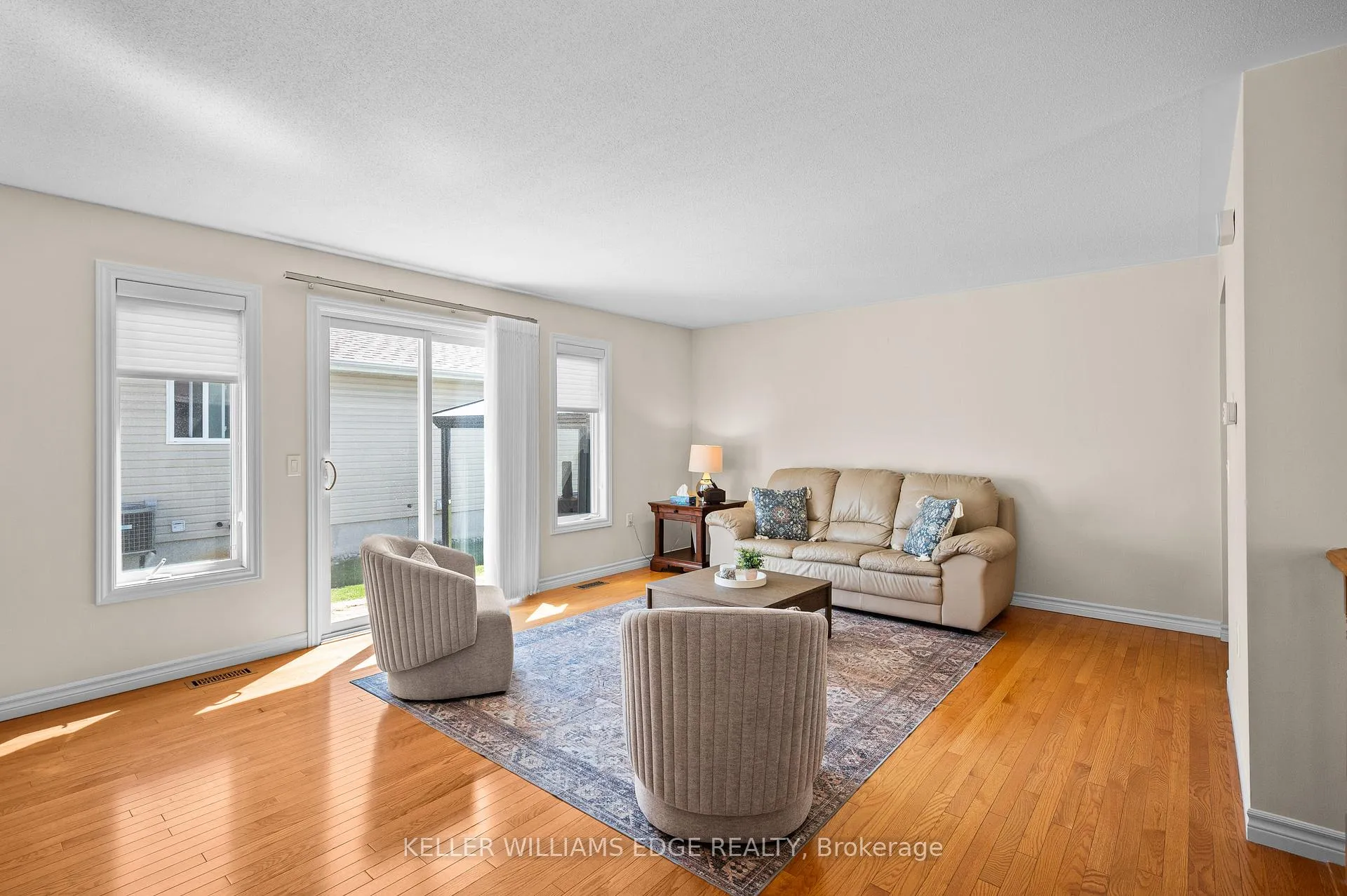 Photo 7 of 193 Glenariff Crescent, Hamilton, Freelton — HOMEH